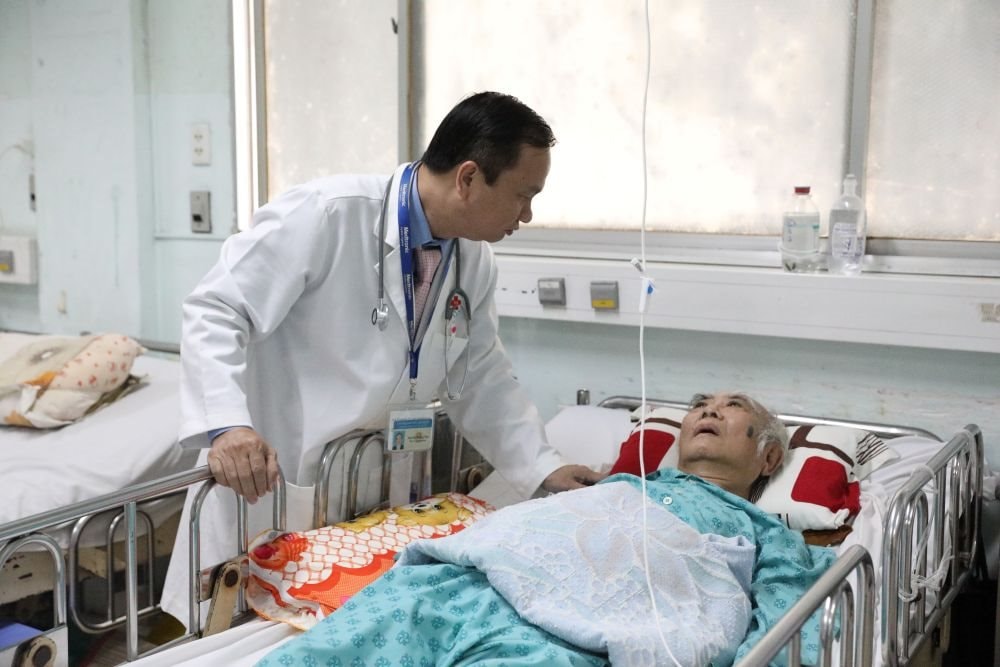 bac-huy-tham-benh-2.jpg