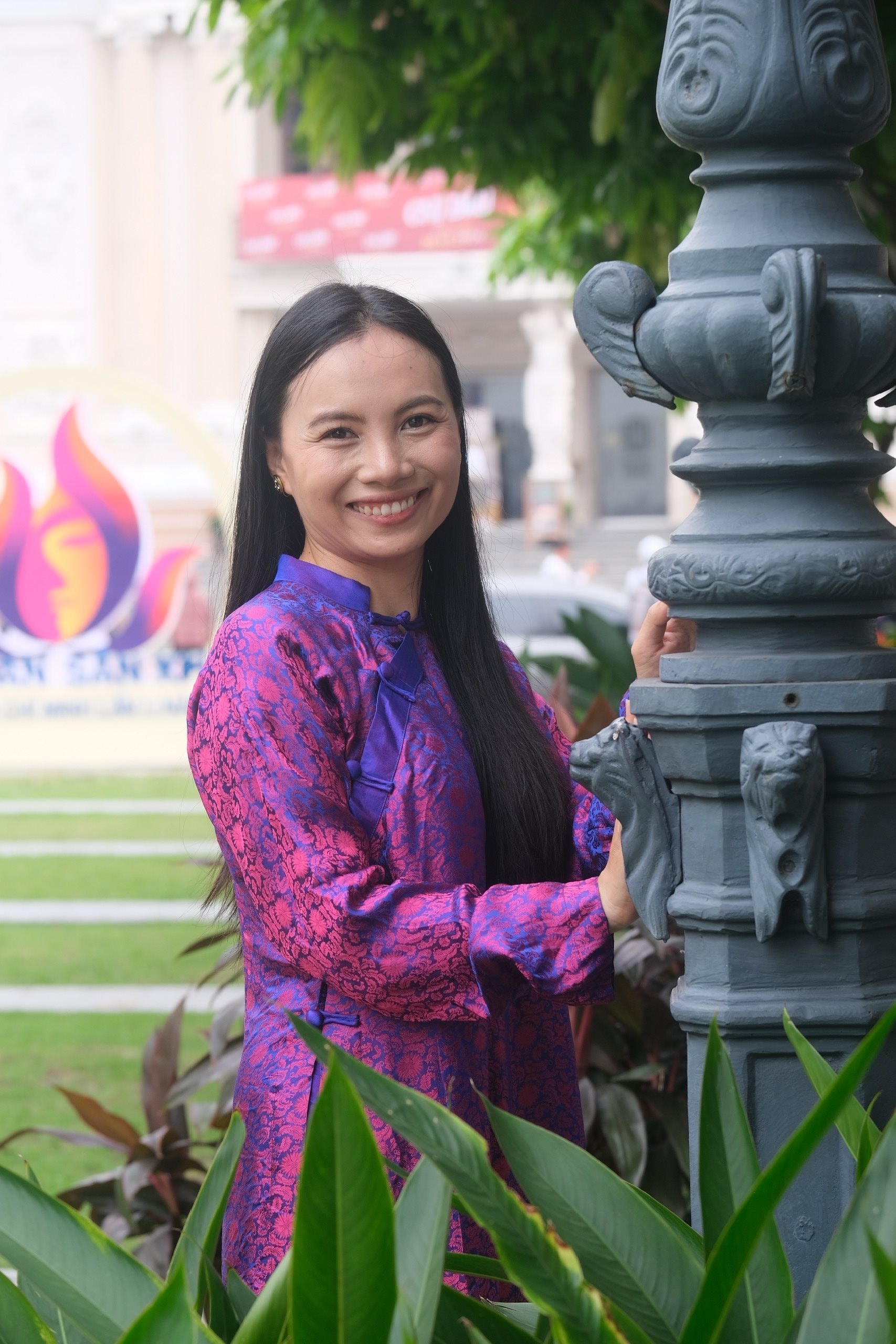 doanh-nhan-nguyen-thi-minh-dang-rat-quan-tam-den-nhung-van-de-suc-khoe-con-nguoi..jpg