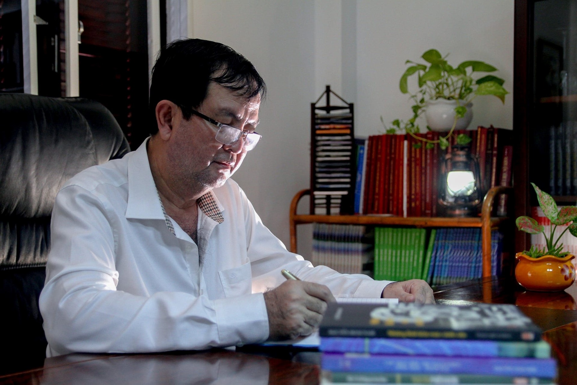 nguyen-hoai-nam.jpg