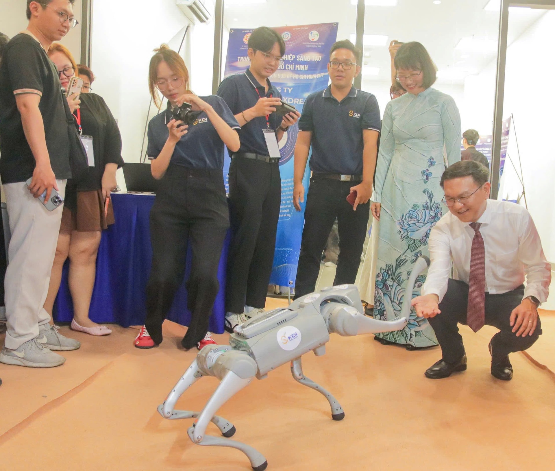 robot4.jpg