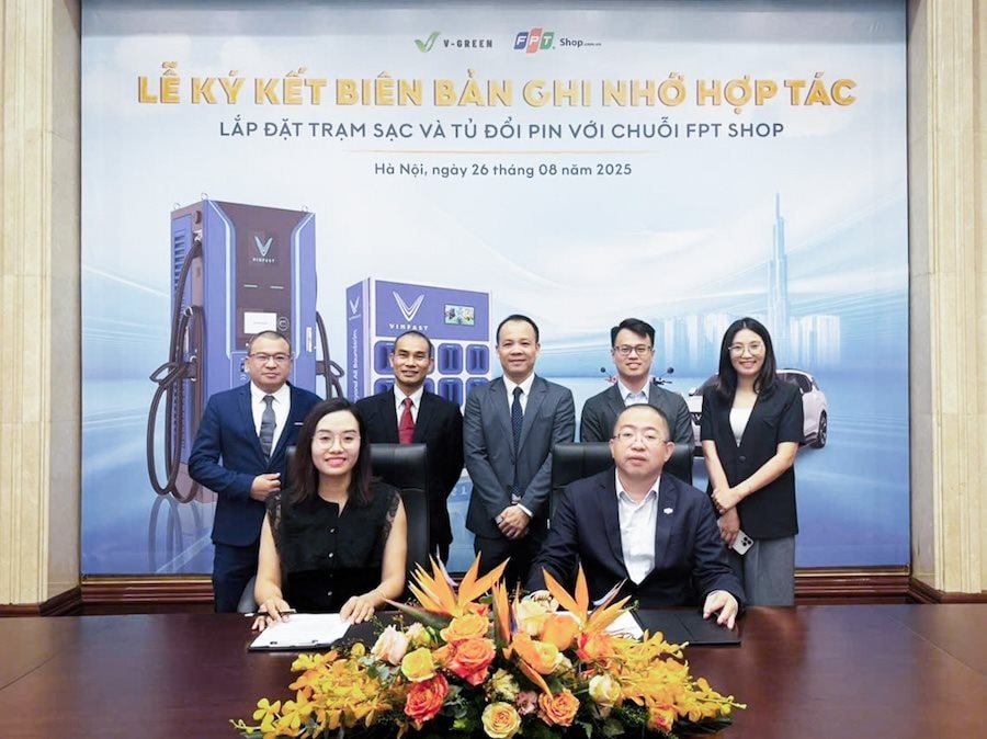 vg_v-green-hop-tac-fpt-retail.jpg
