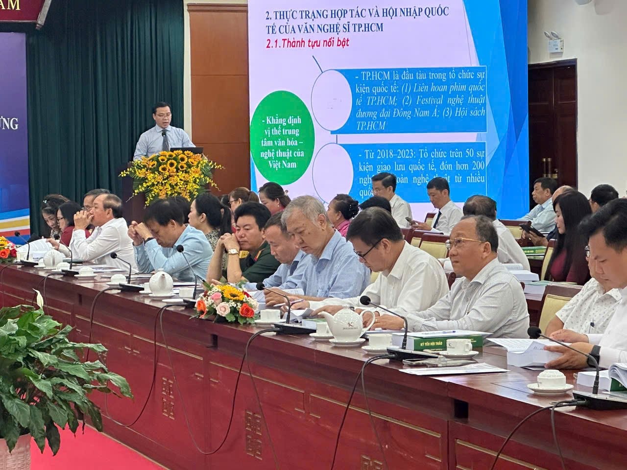 hoi-thao-tri-thuc.jpg