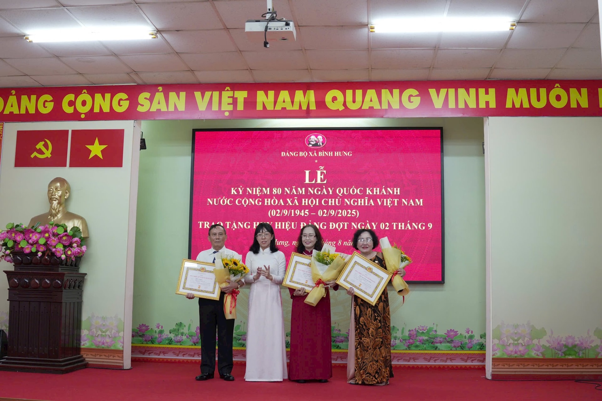 le-trao-huy-hieu-dang-3.jpg