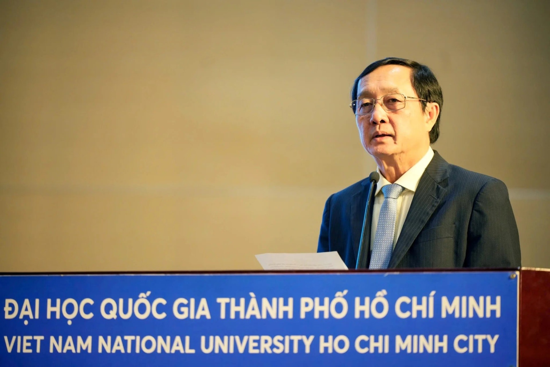 ong-huynh-thanh-dat.jpg