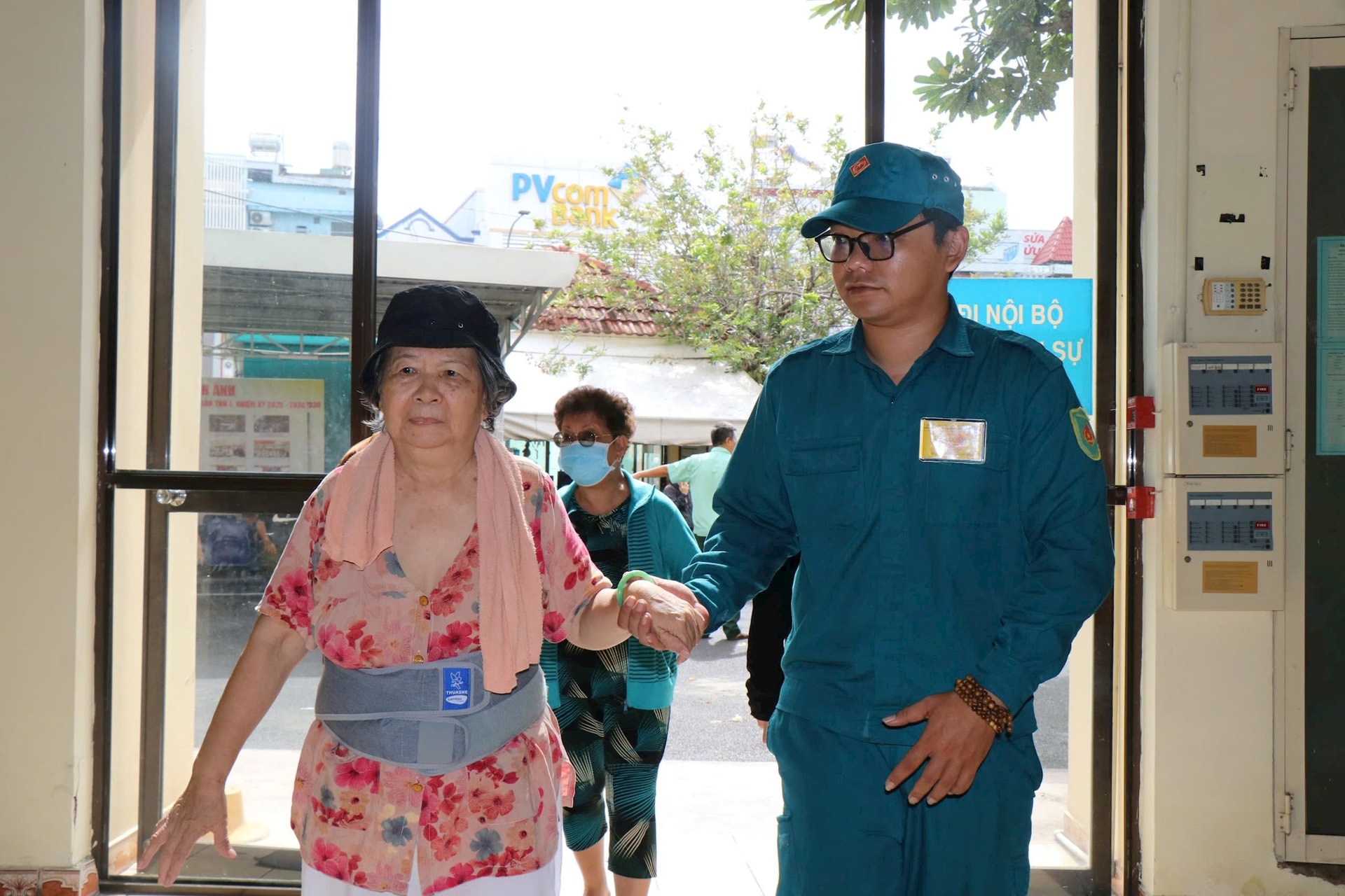 phuong-dien-hong.jpg