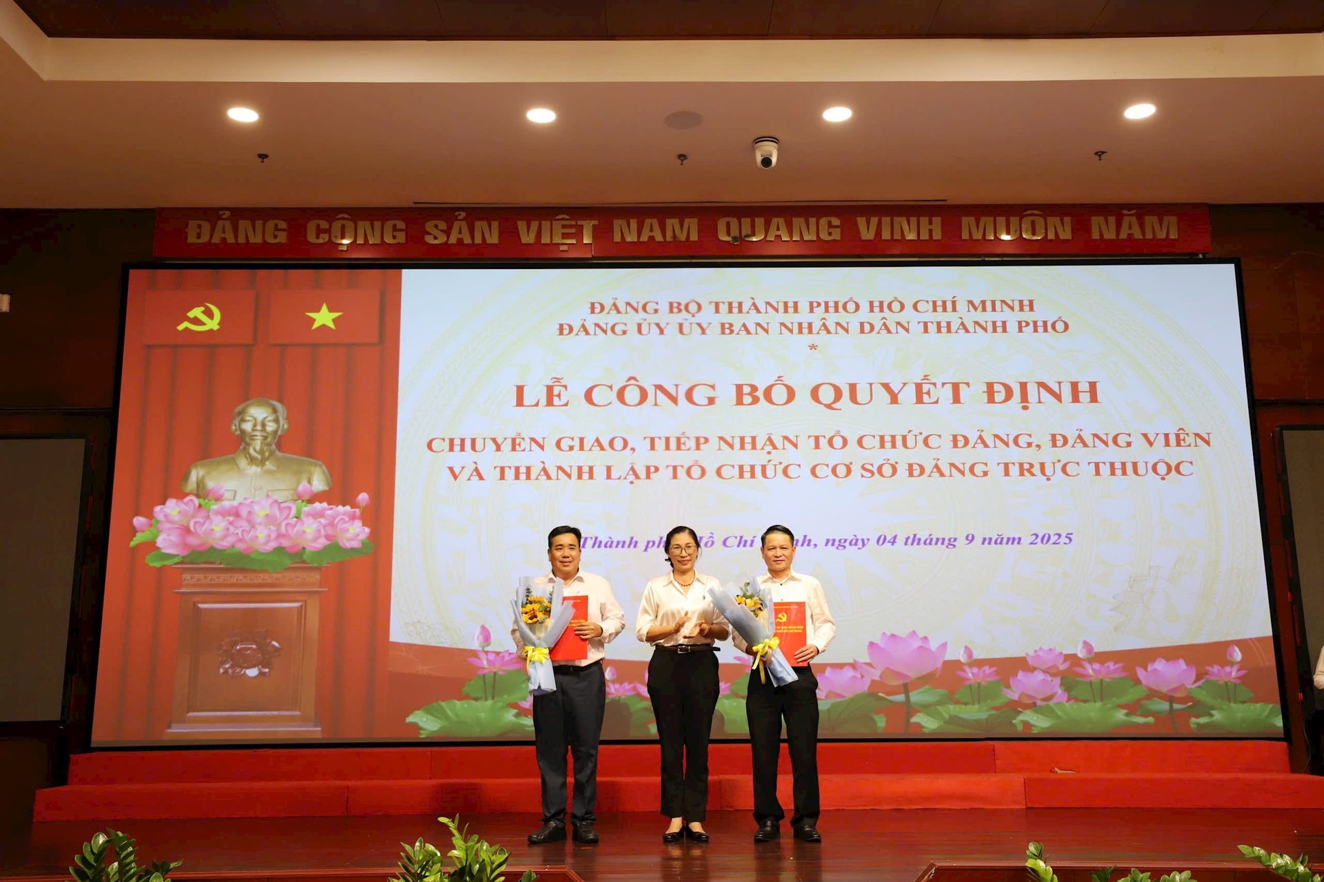 trao-quyet-dinh-1(1).jpg