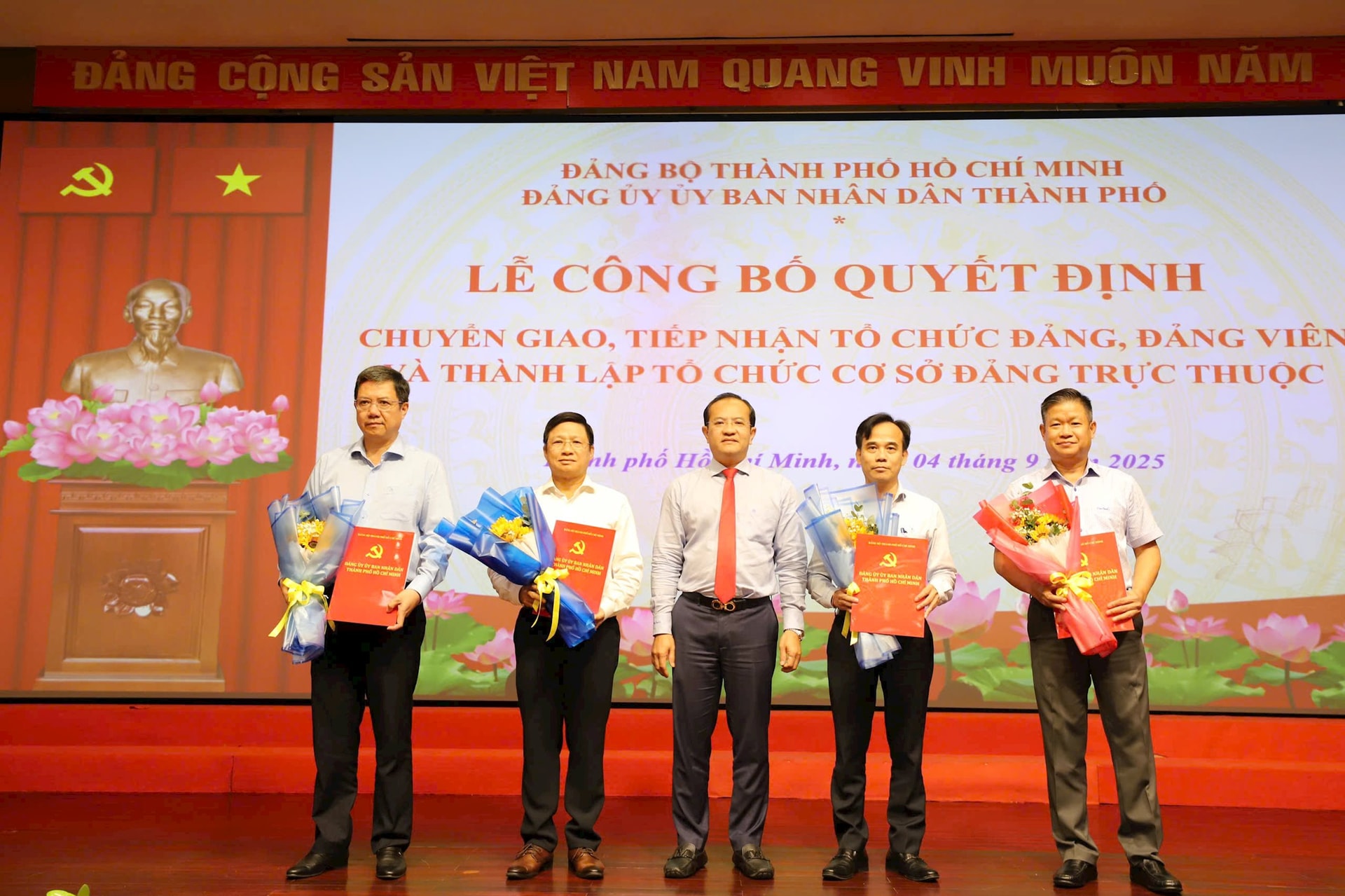 trao-quyet-dinh-6.jpg