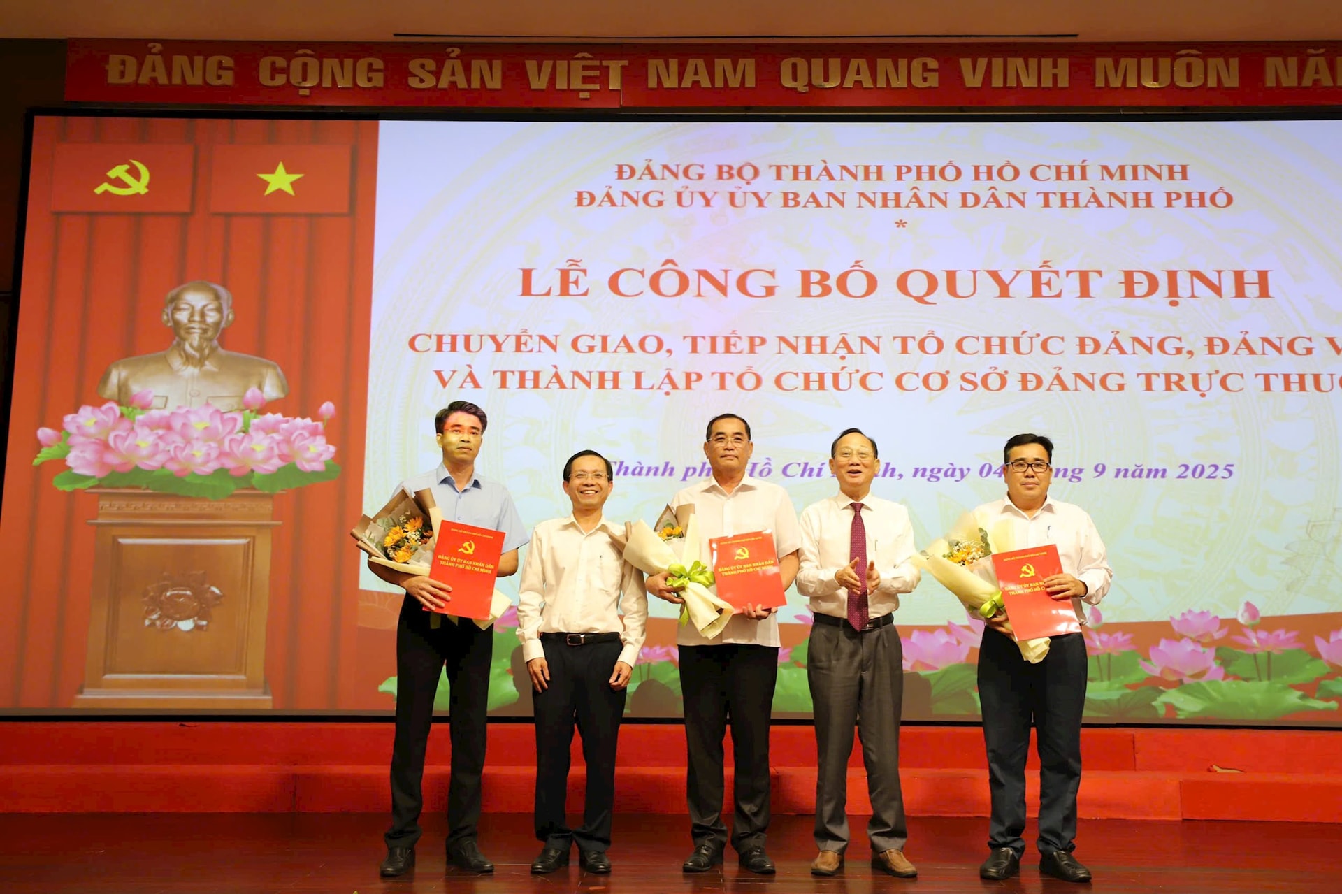 trao-quyet-dinh.jpg