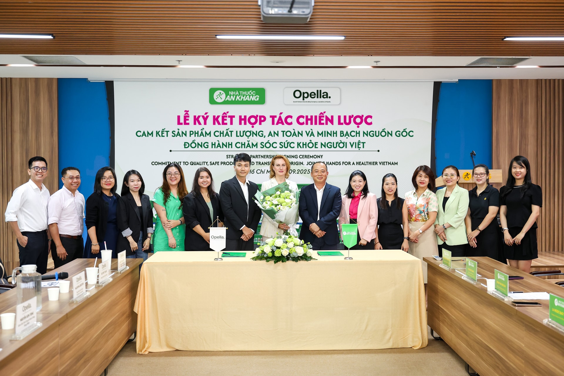 opella-va-nha-thuoc-an-khang-ky-ket-bien-ban-ghi-nho-thiet-lap-quan-he-doi-tac-chien-luoc.jpeg