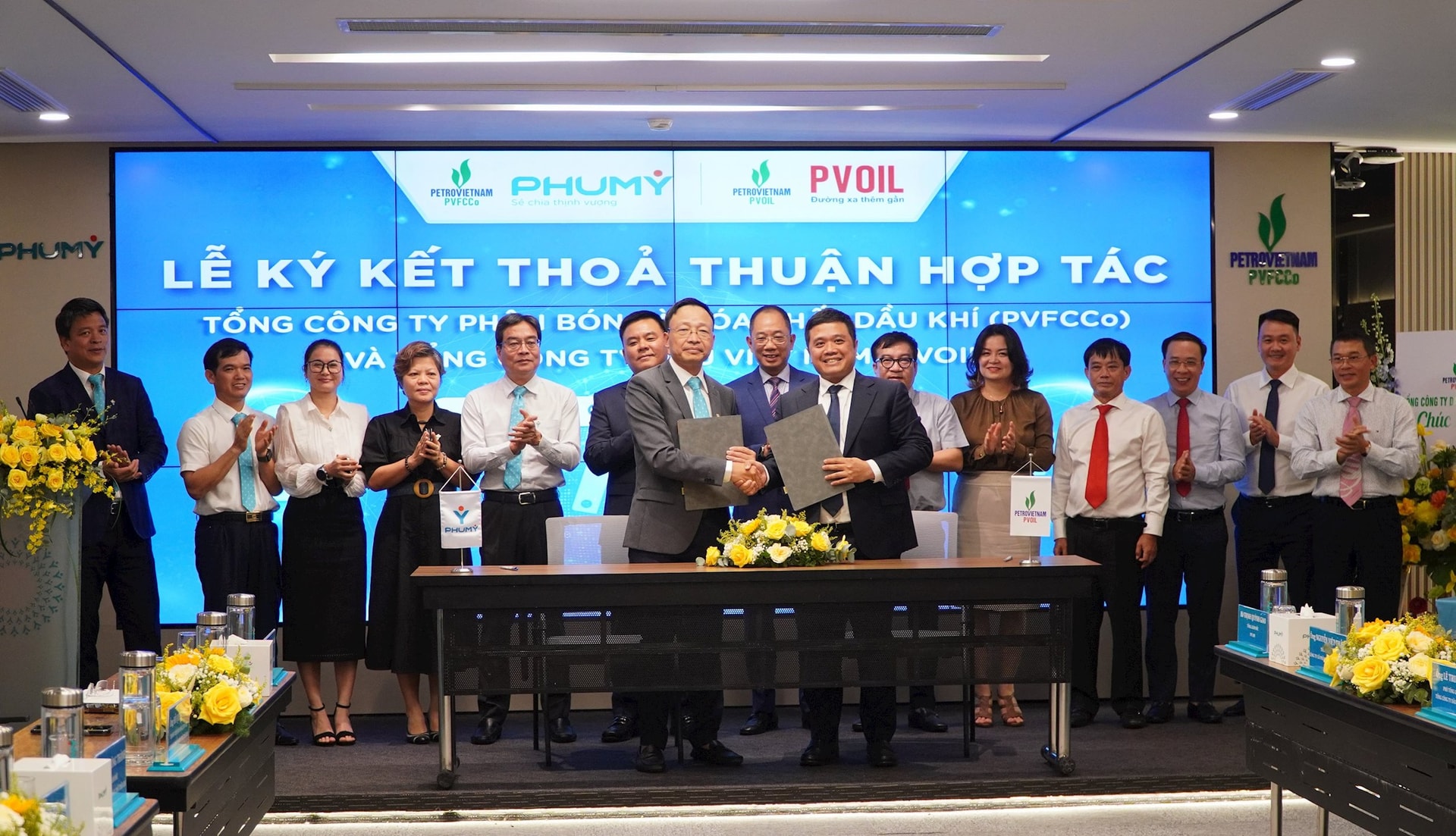 pvfcco-phu-my-va-pvoil-ky-ket-thoa-thuan-hop-tac-trong-linh-vuc-dich-vu-thuong-mai-va-hoa-chat-1-.jpg