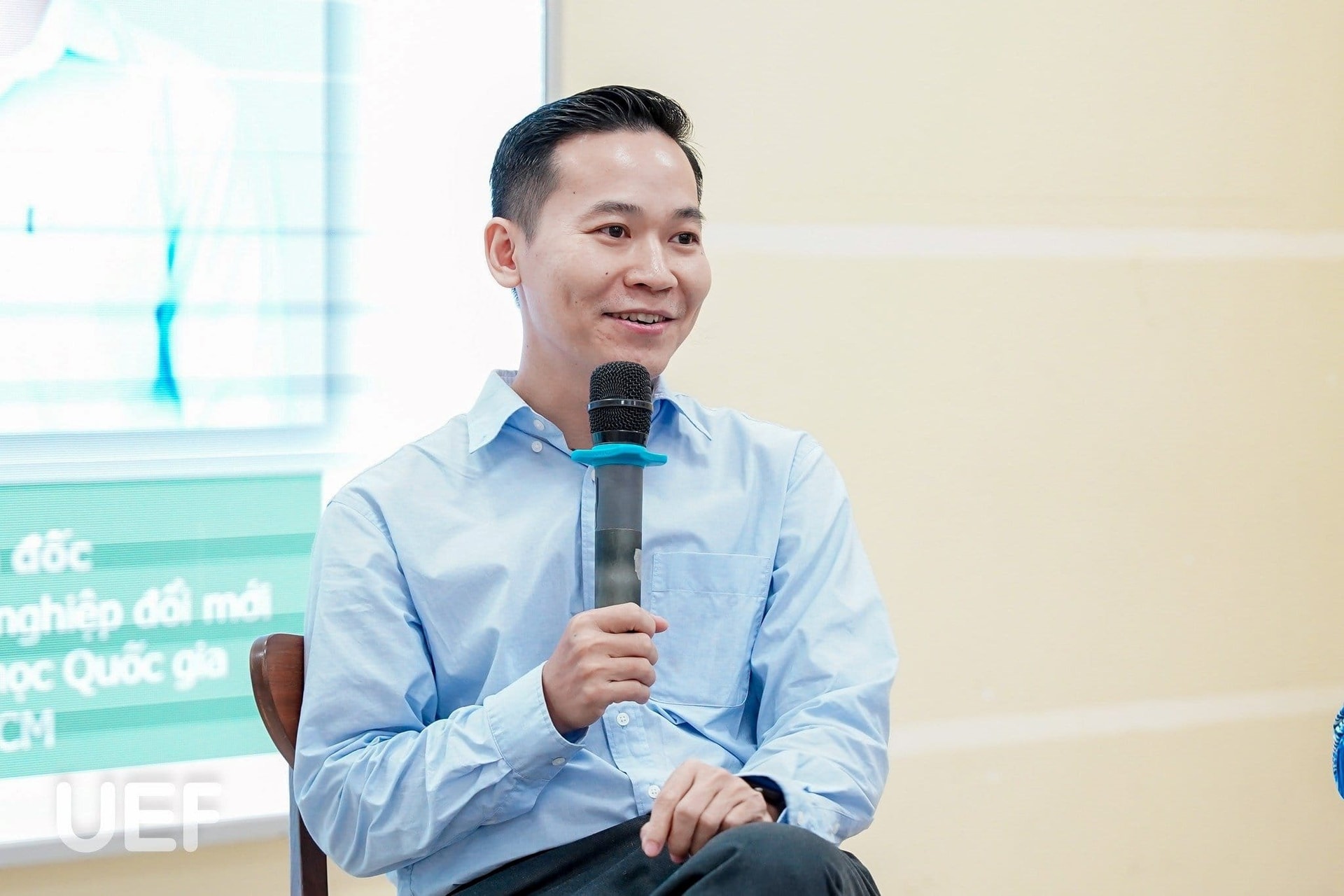 hinh-2-ong-le-nhat-quang-giam-doc-trung-tam-khoi-nghiep-doi-moi-sang-tao-dhqg-tphcm.jpg