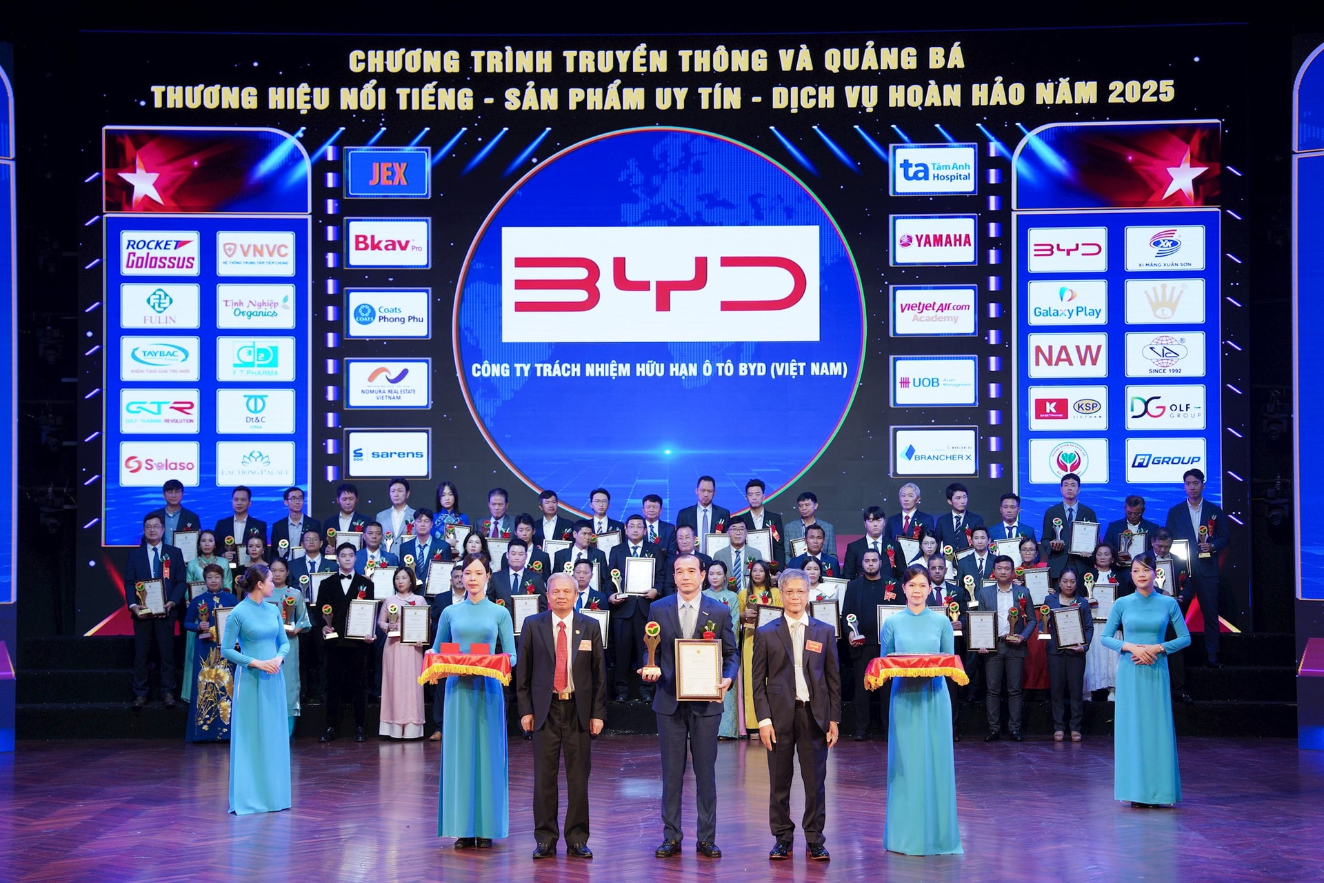 byd_hang-viet-tot-dich-vu-hoan-hao-2025.jpg