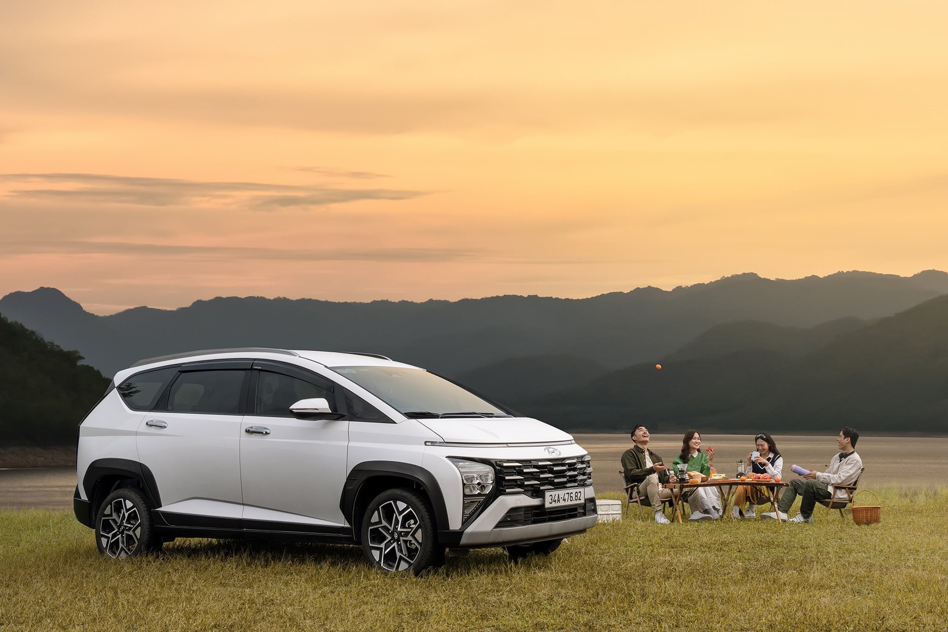 hyundai-stargazer.jpg