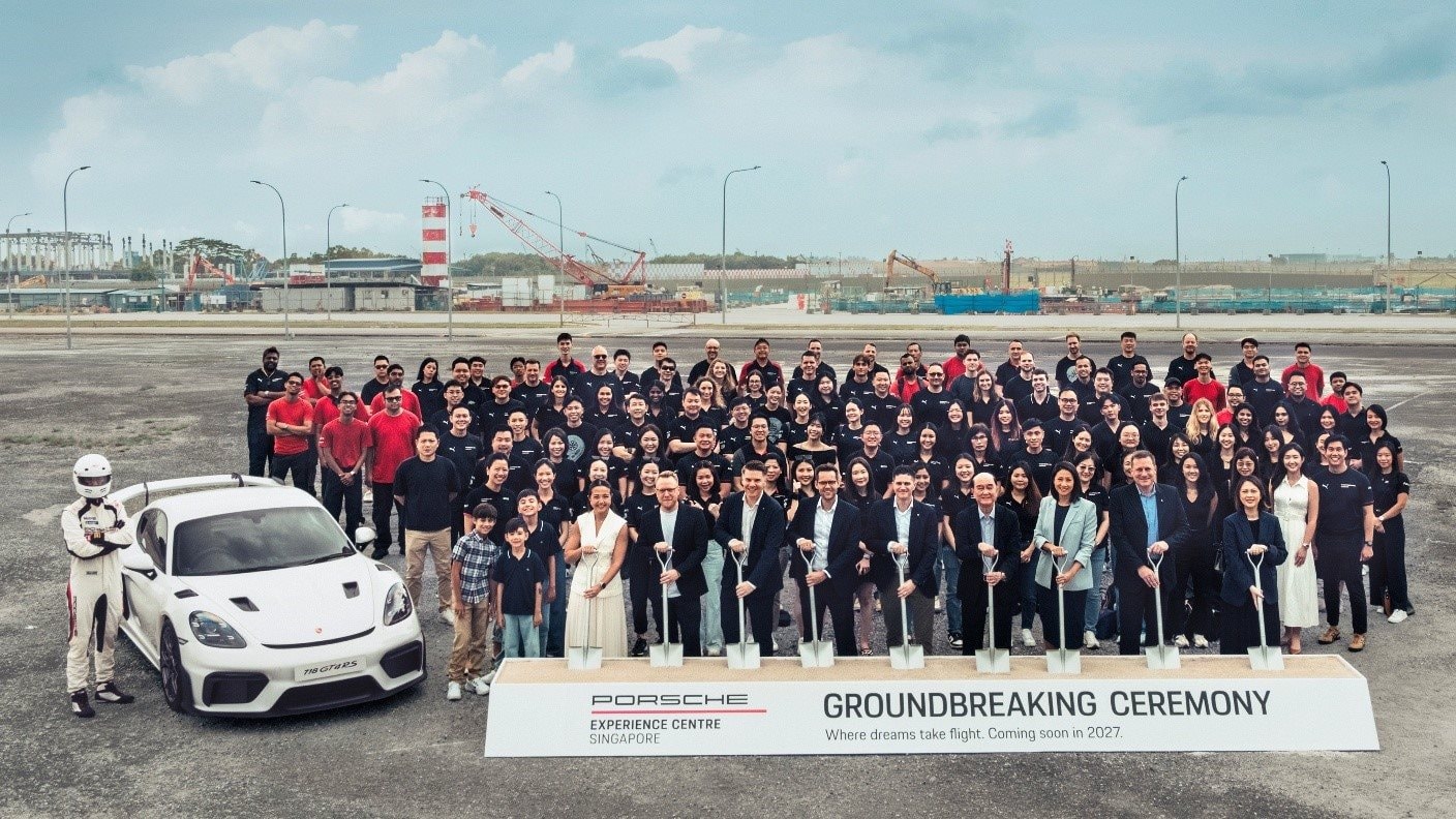 trung-tam-trai-nghiem-porsche-singapore-2.jpg
