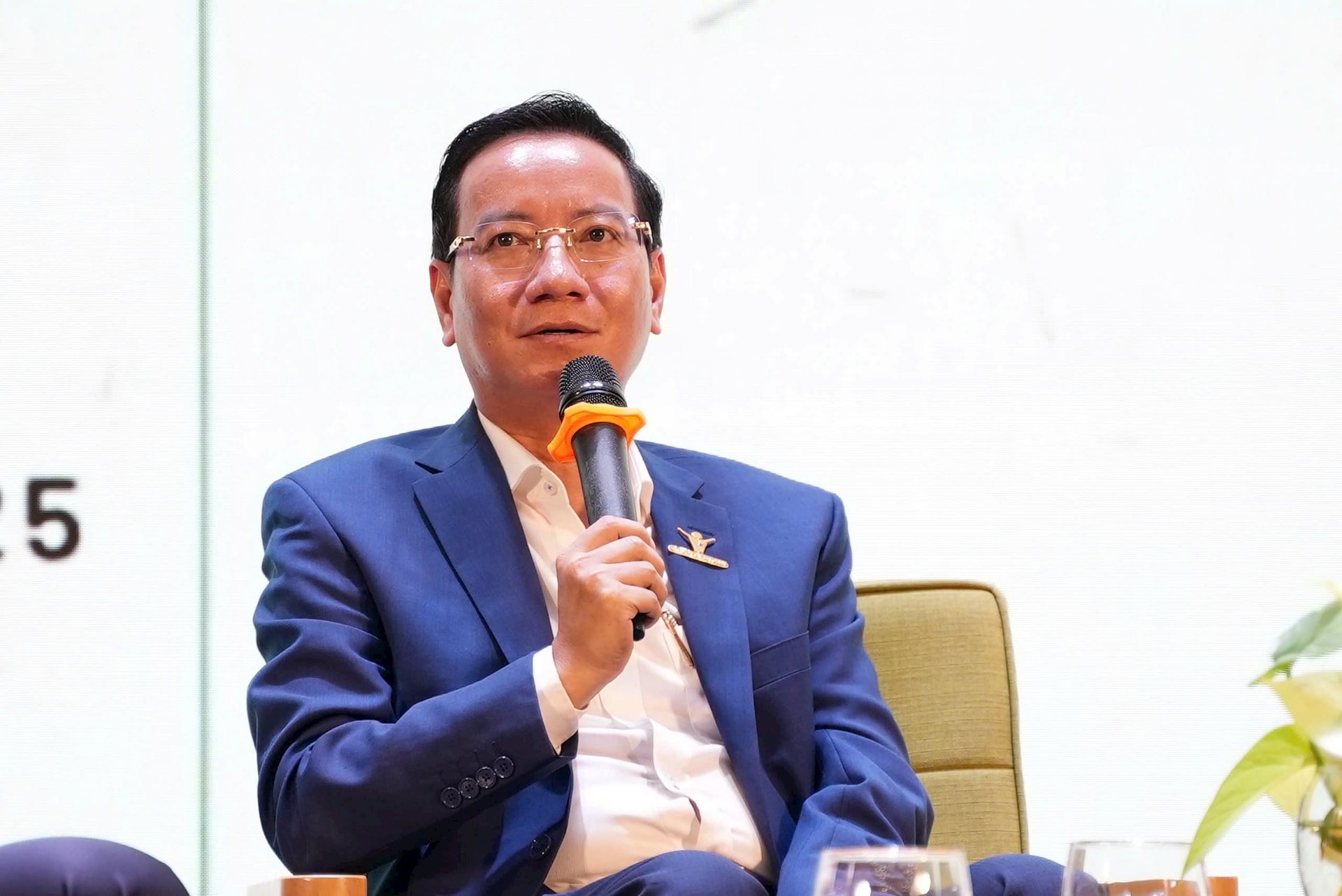 ong-nguyen-dinh-tung.jpg