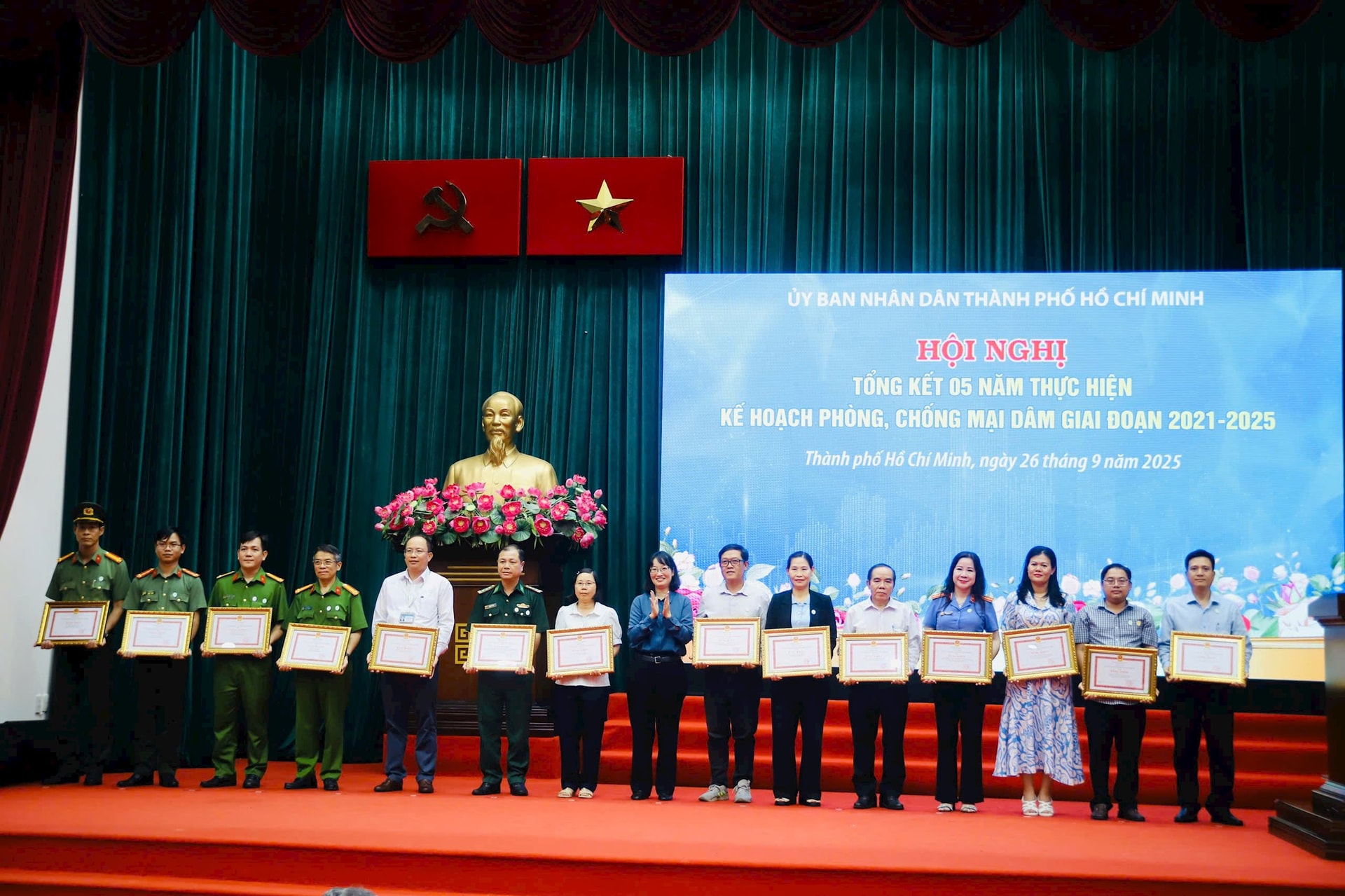 khen-thuong.jpg