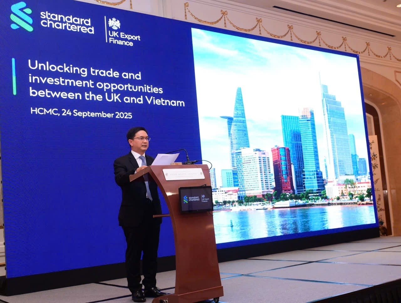3.ong-nguyen-manh-cuong-pho-chu-tich-ubnd-tp.-ho-chi-minh-phat-bieu.jpg