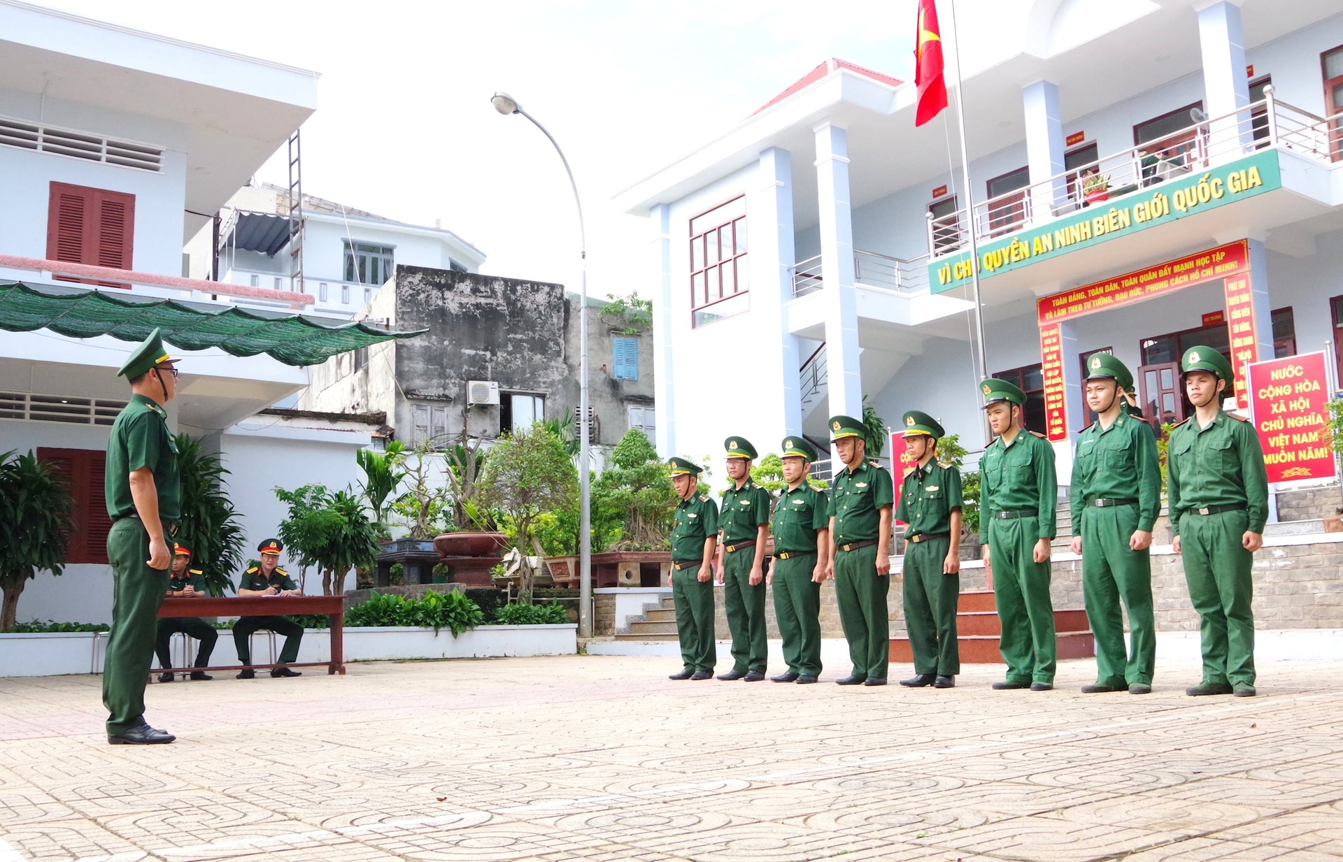 anh-4-kiem-tra-huan-luyen-dieu-lenh.jpg
