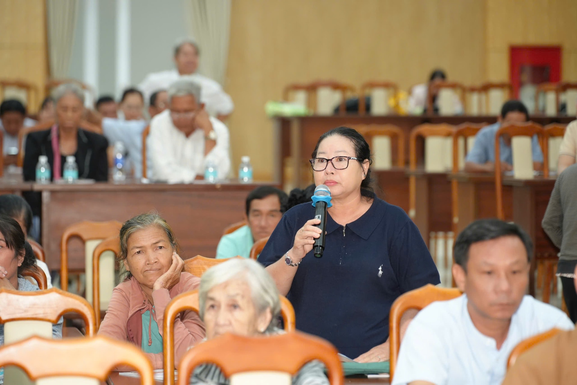 ba-bui-thi-hhieu-vui-khoe.jpg