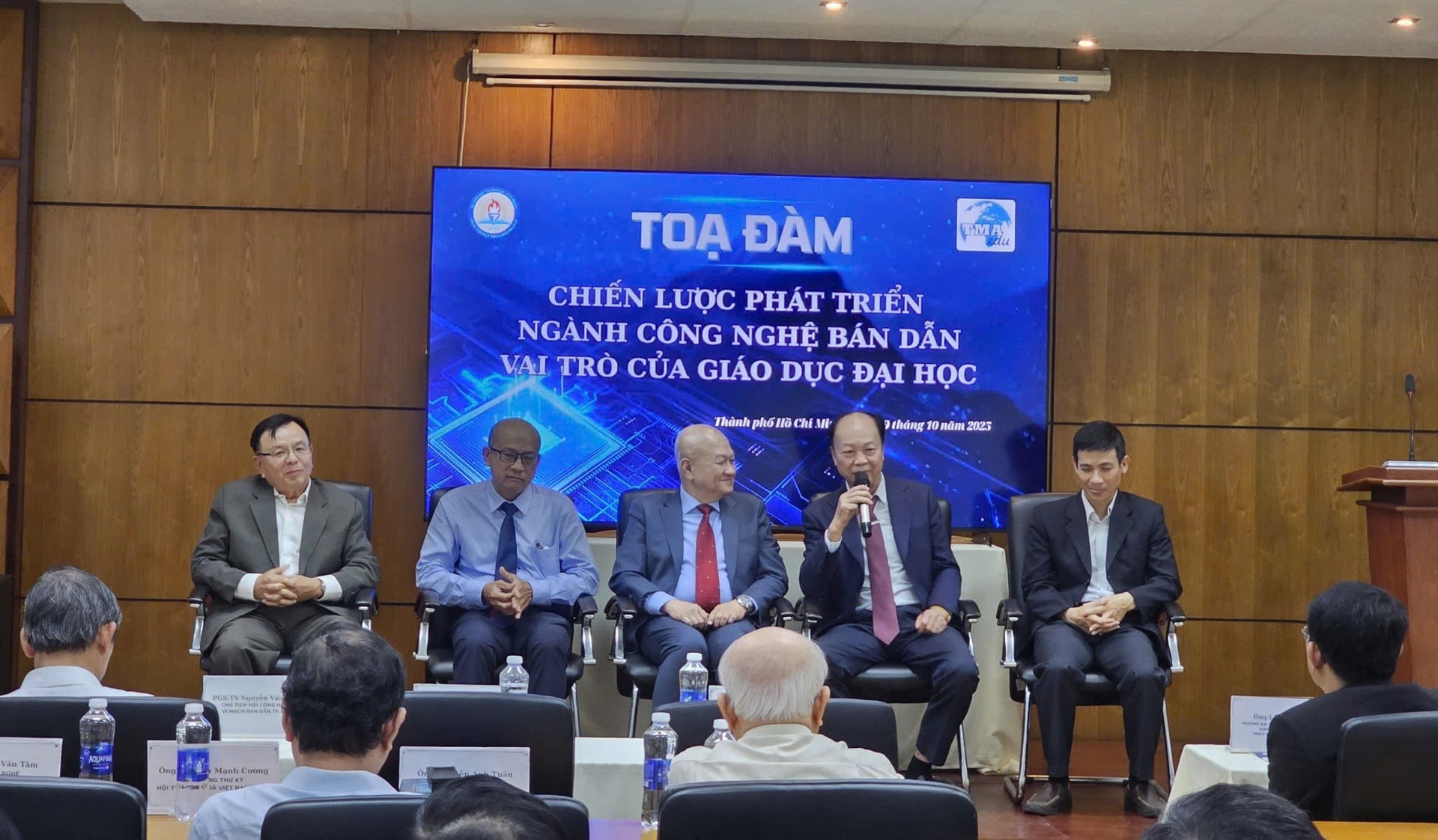 toa-dam-ban-dan-3.jpg