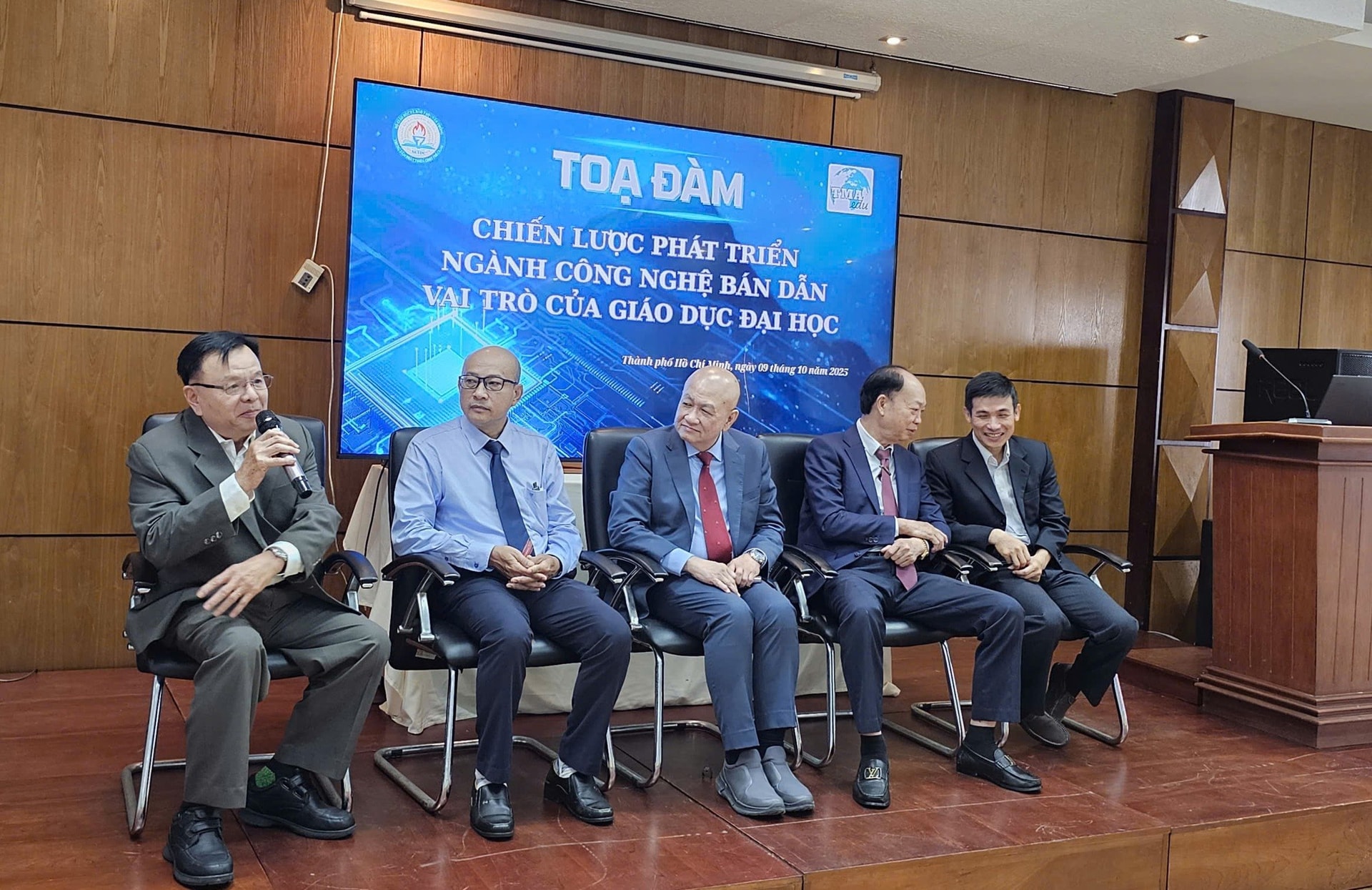 toa-dam-ban-dan-5.jpg