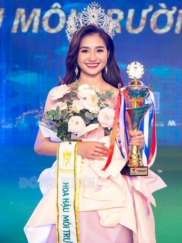 hoa-hau-nguyen-thanh-ha-7-1714398496840684773783.jpeg