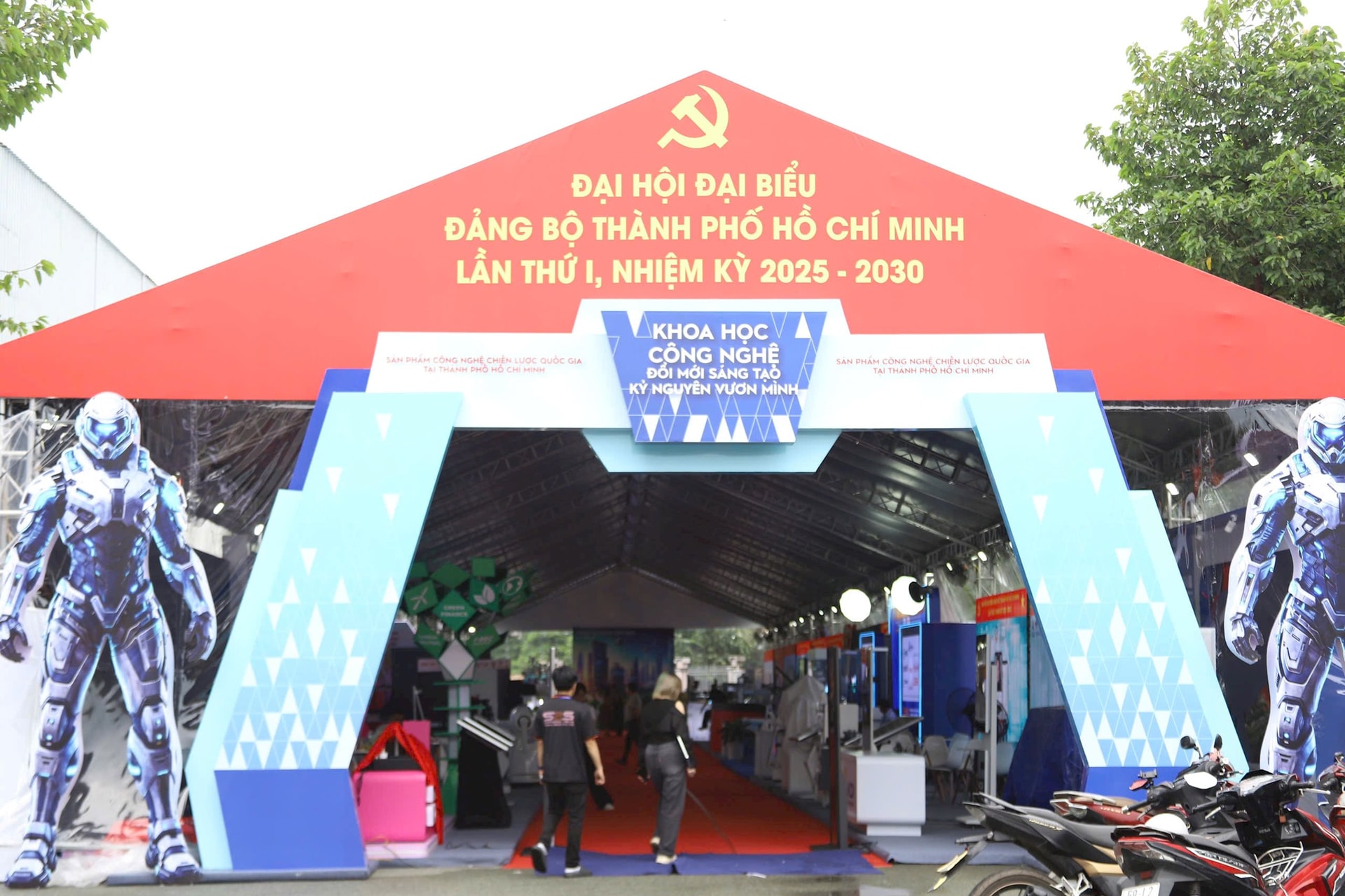 khong-gian-trien-lam.jpg