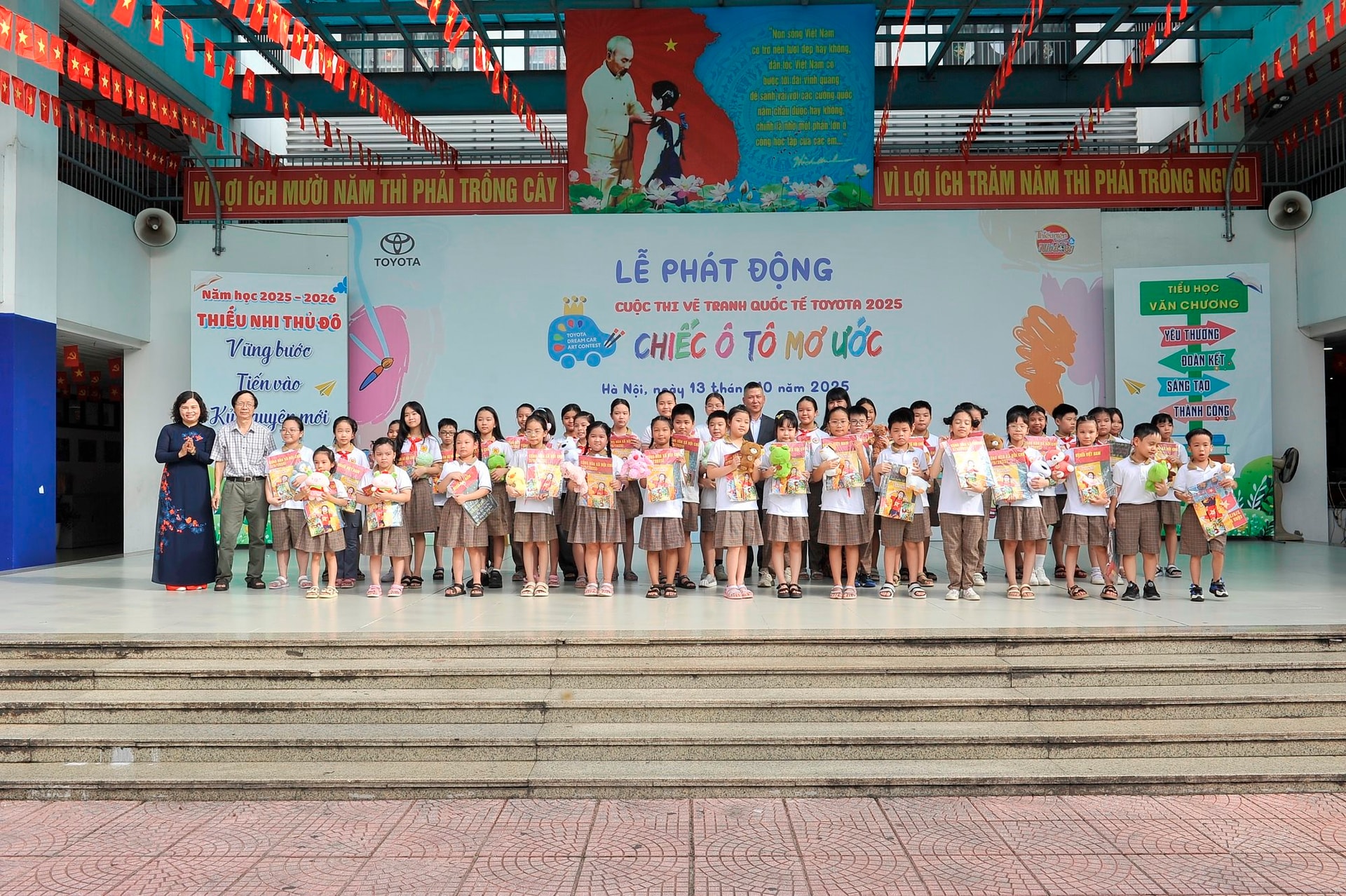le-phat-dong-tai-truong-tieu-hoc-van-chuong-ha-noi.jpg
