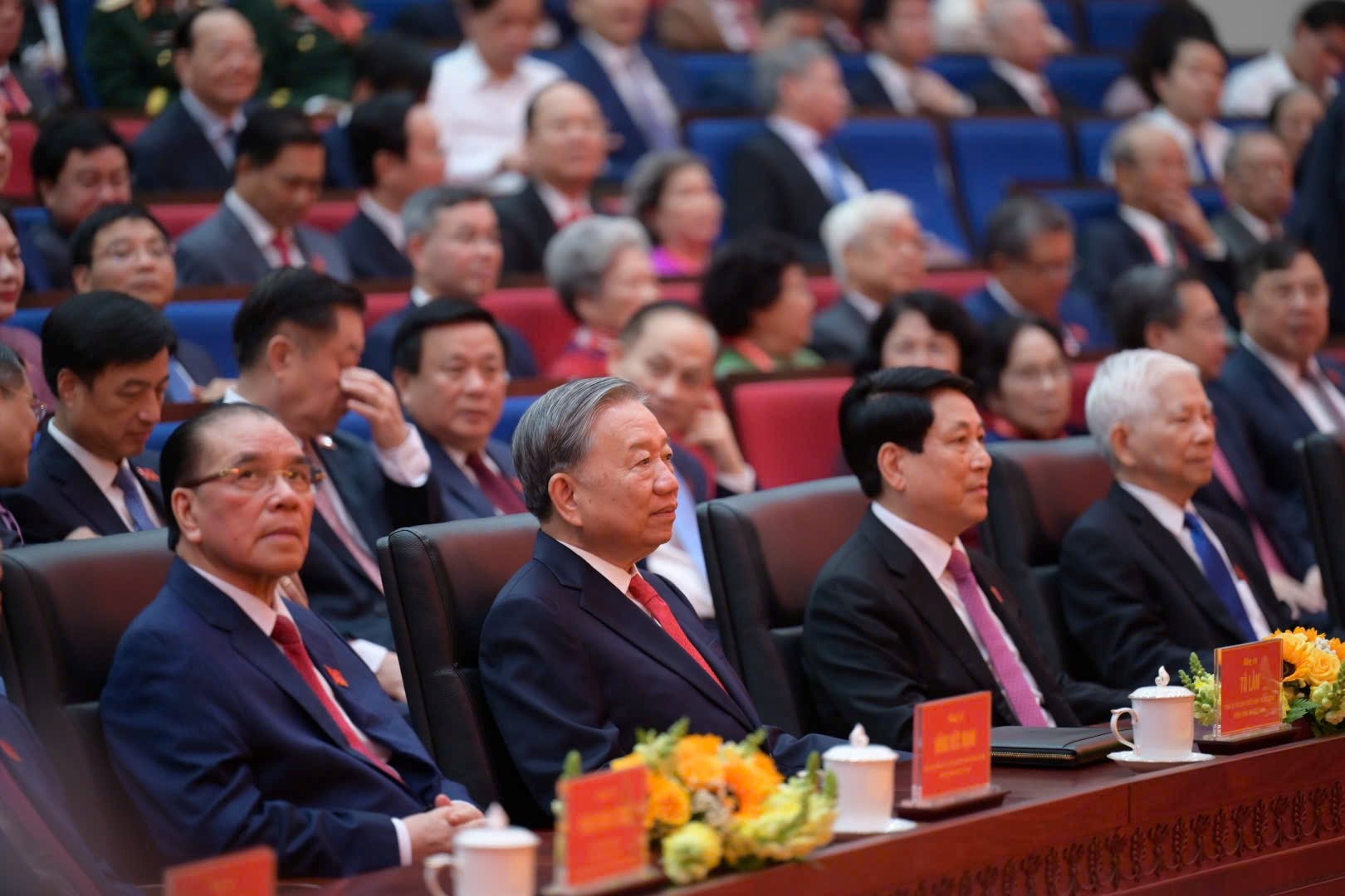 khai-mac-dai-hoi.jpg