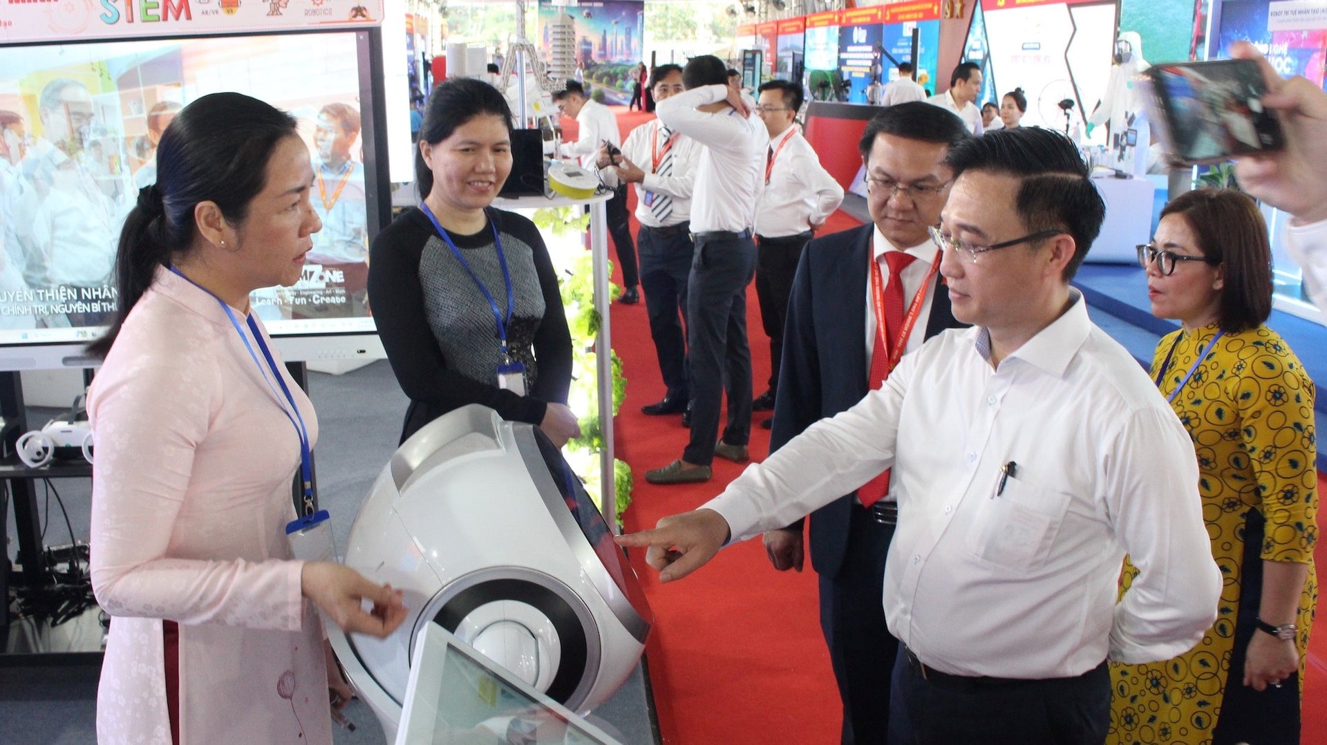 tuong-tac-robot.jpg
