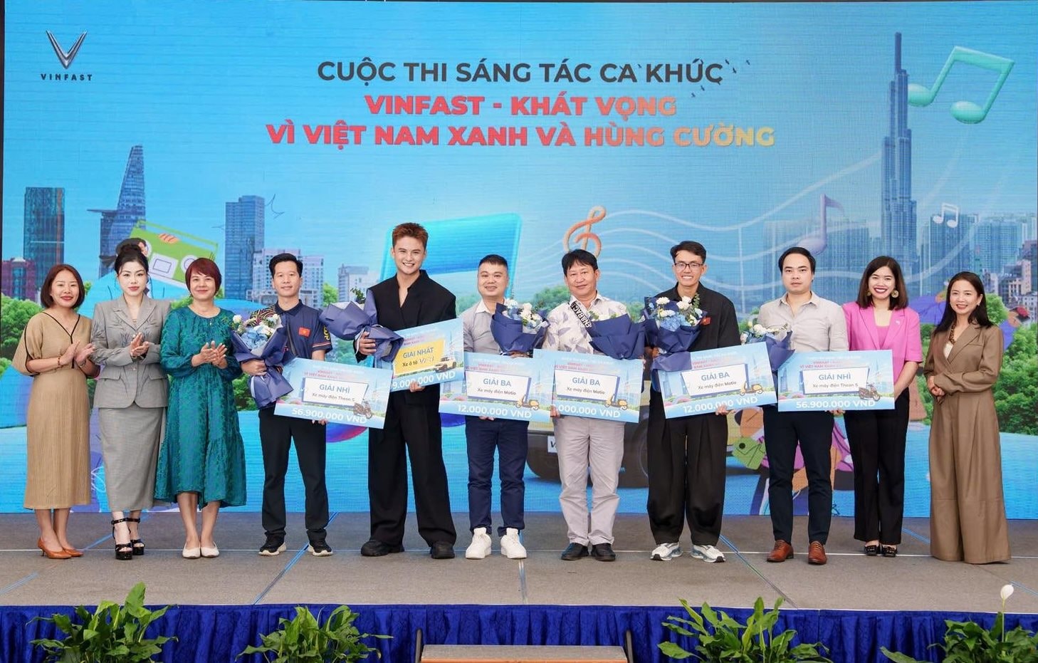 vf-trao-giai-cuoc-thi-sang-tac-ca-khuc-1.jpg