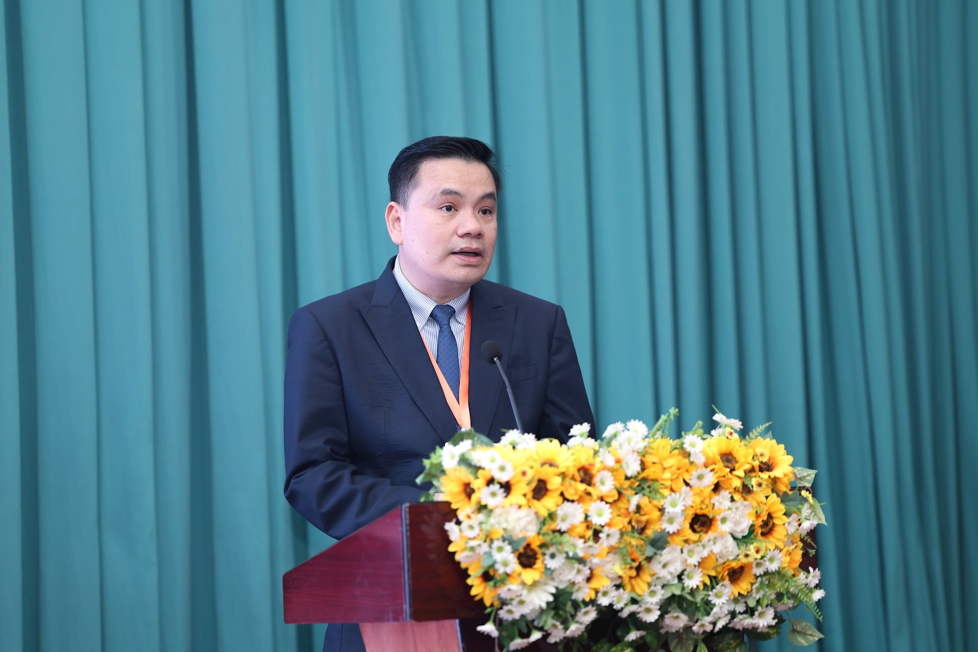 1.-bi-thu-dang-uy-chu-tich-hoi-dong-truong-truong-dai-hoc-y-khoa-pham-ngoc-thach-phat-bieu-khai-mac-hoi-nghi.jpg