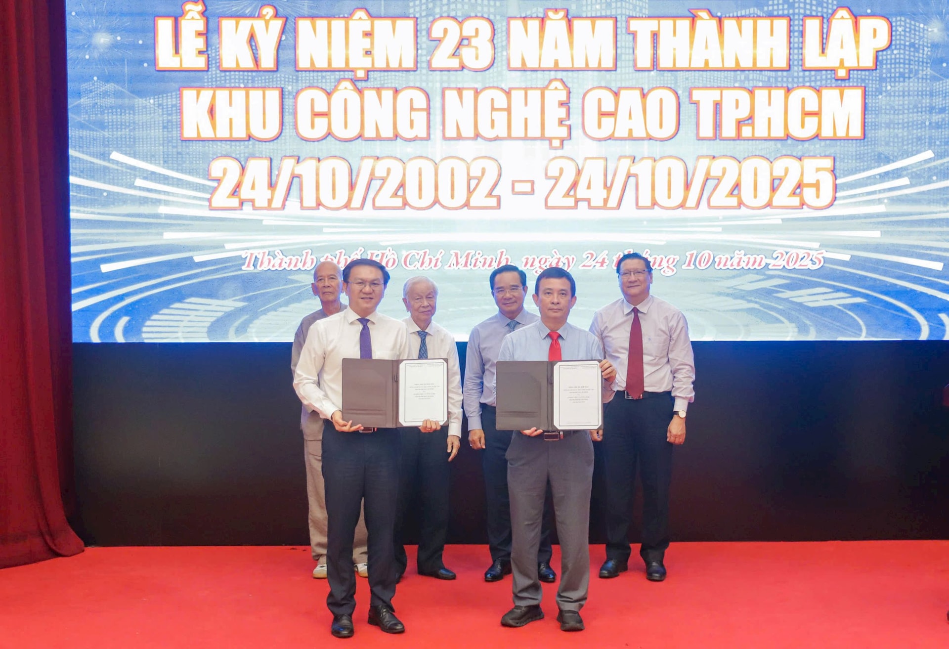 z7149941342230_cc9a92ab0455f6728d852cc9ab0cbbf1.jpg