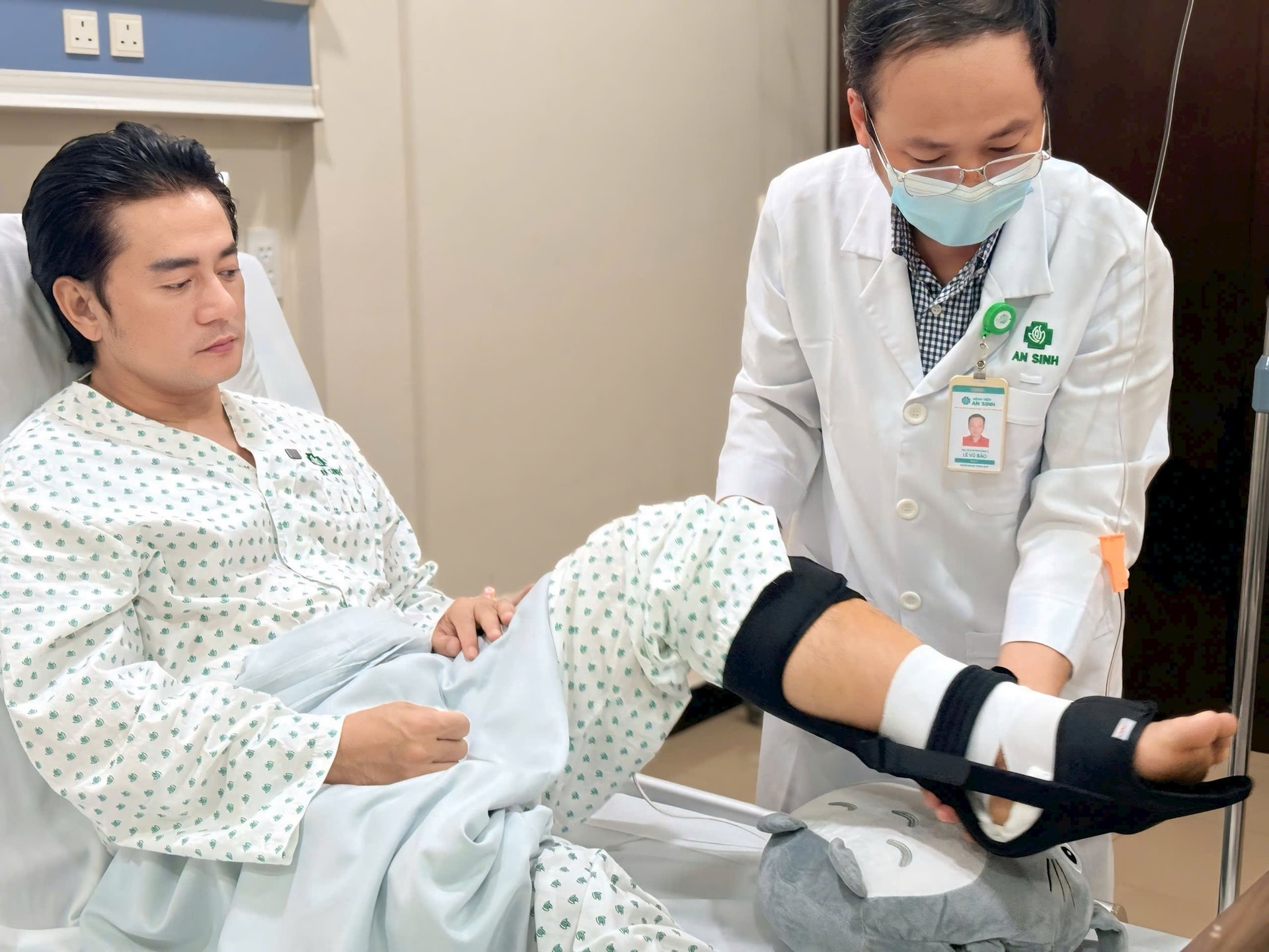 bs.ckii-le-vu-bao-tham-kham-va-kiem-tra-vung-phau-thuat-cho-benh-nhan-truong-minh-cuong-trong-qua-trinh-hoi-phuc-tai-benh-vien-da-khoa-an-sinh.jpg