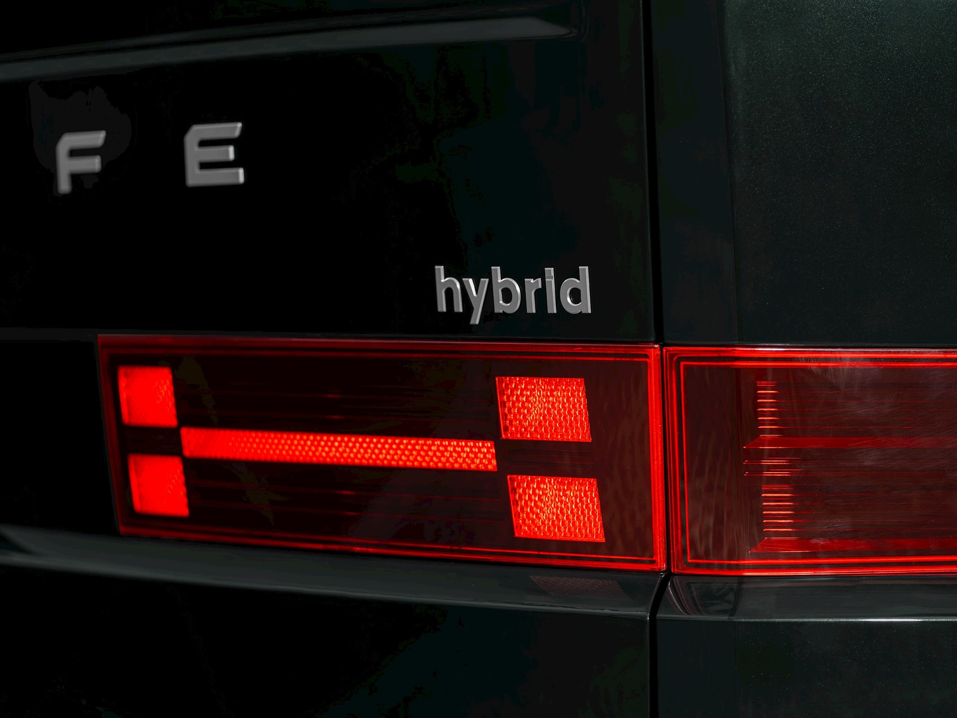 hyundai-santa-fe-hybrid-10.jpg