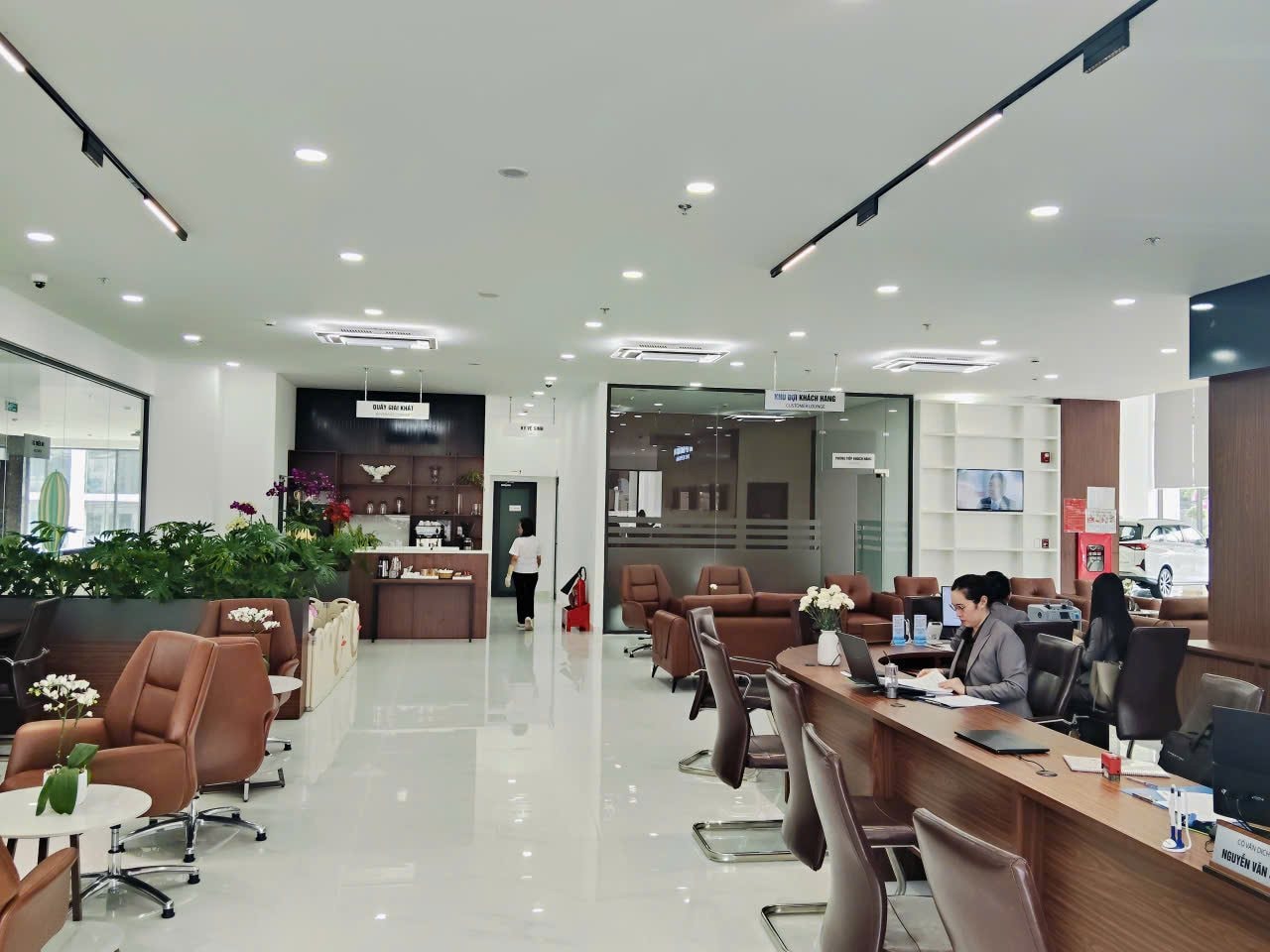 khu-vuc-phong-cho-cho-khach-hang-1-.jpg