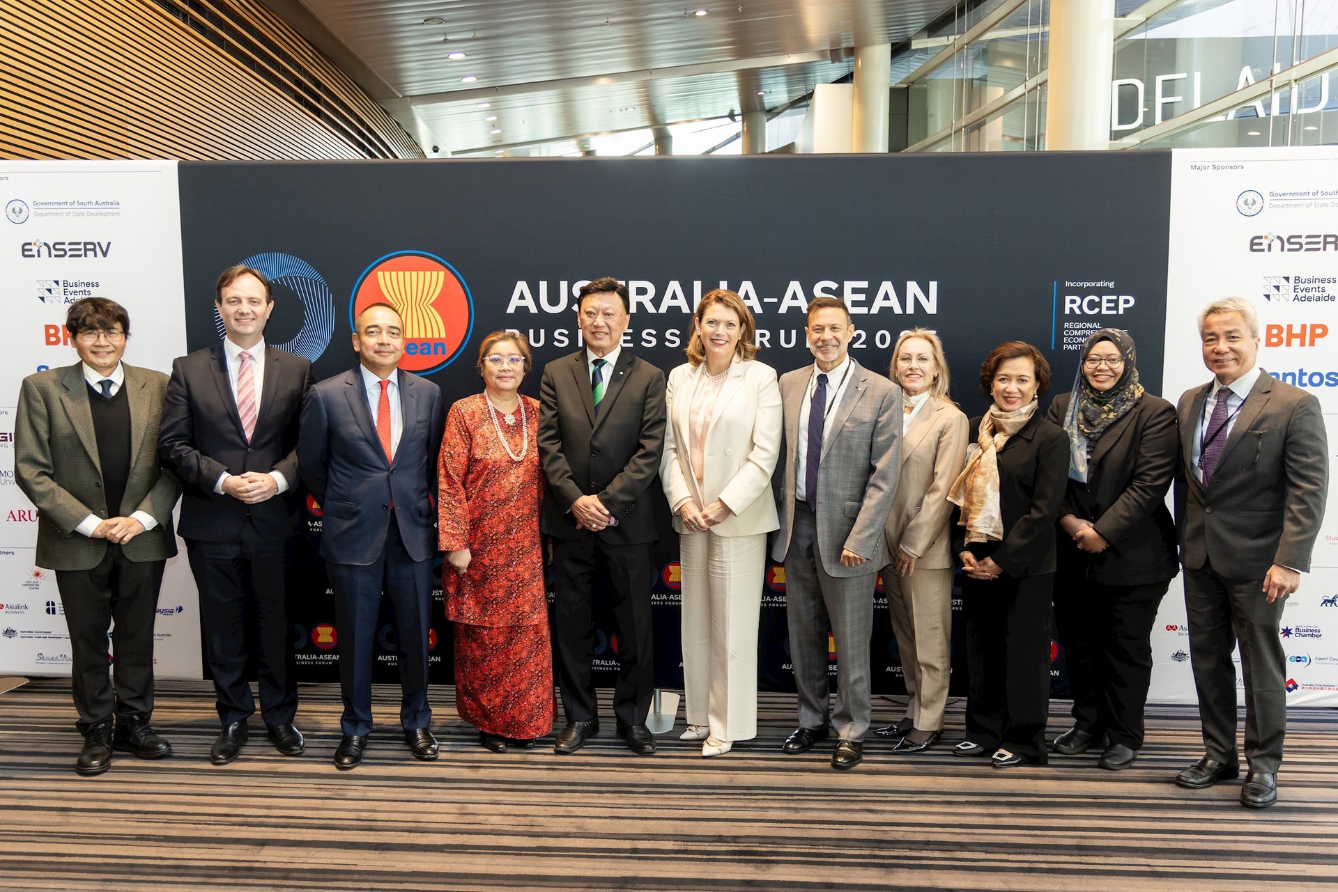 hoc-bong-vice-chancellor-s-asean-awards-duoc-monash-cong-bo-tai-dien-dan-doanh-nghiep-australia-asean-2025-dien-ra-vao-thang-8_2025..jpg