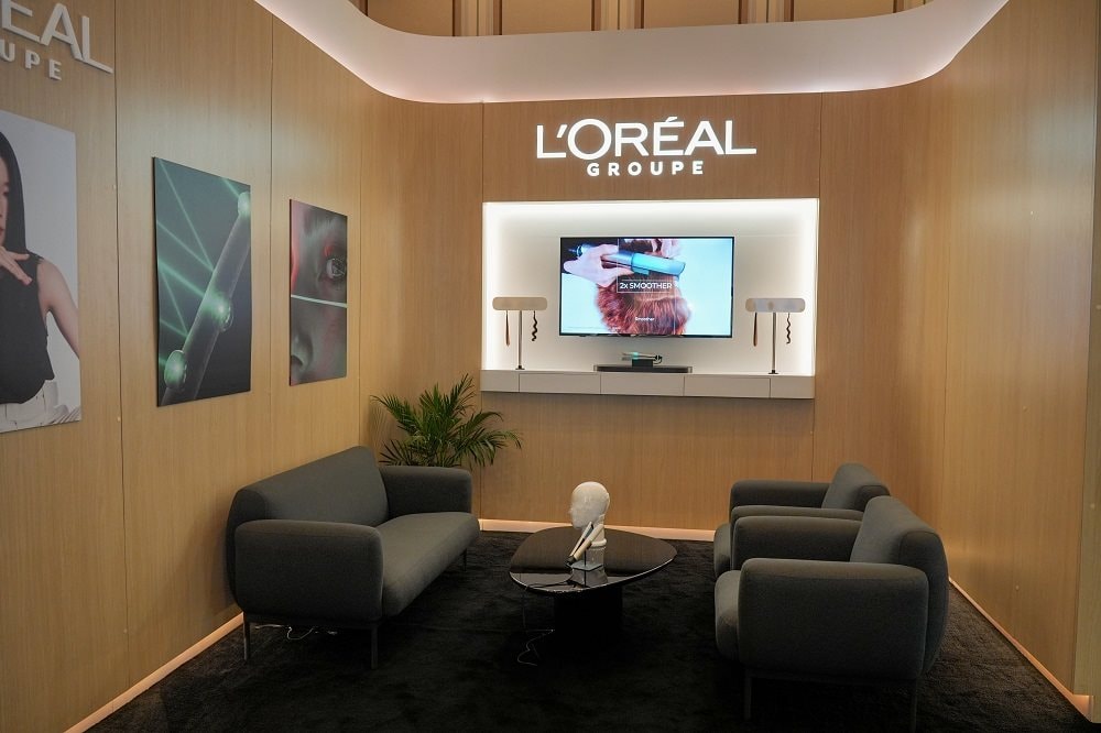 l-oreal-ces-booth-2-l-oreal-groupe.jpg