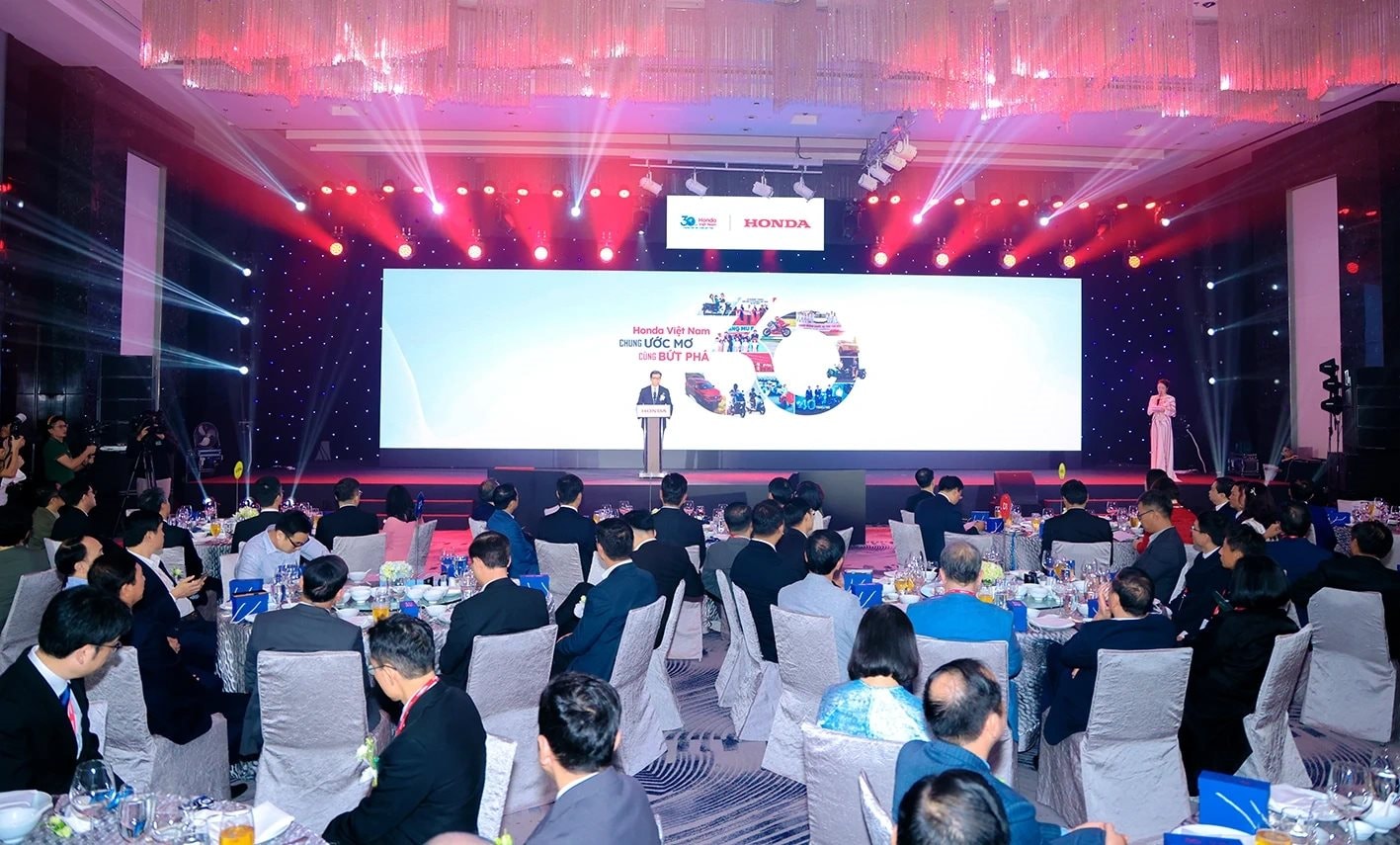 honda-viet-nam-ky-niem-30-nam-thanh-lap-1a.jpg