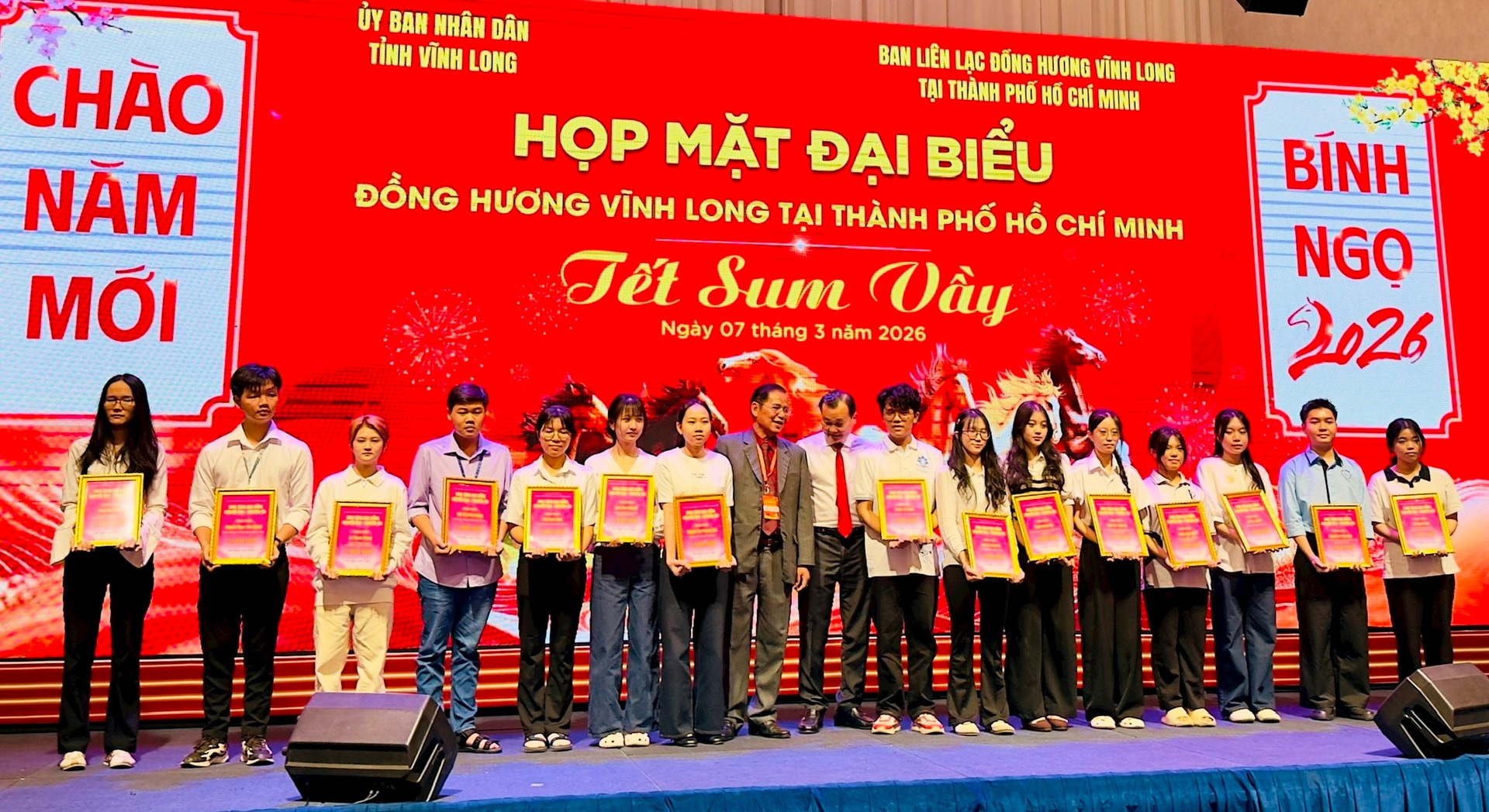 hop-mat-dong-huong-vinh-long-3.jpg