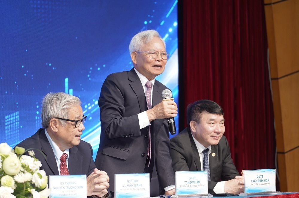gs.ts-ta-ngoc-tan_pho-chu-tich-hdgt.jpg