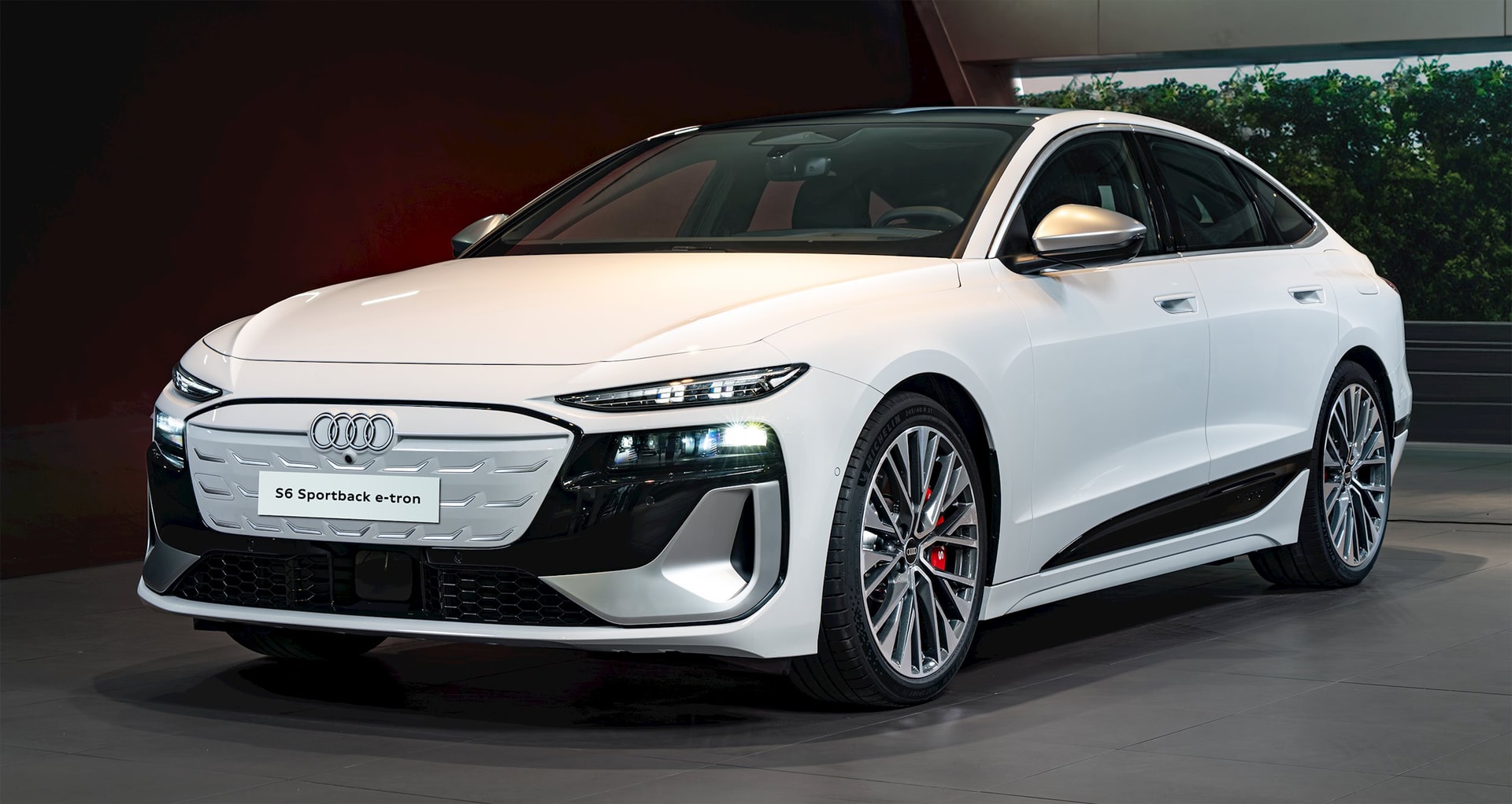 audi-s6-sportback-e-tron-1.jpg