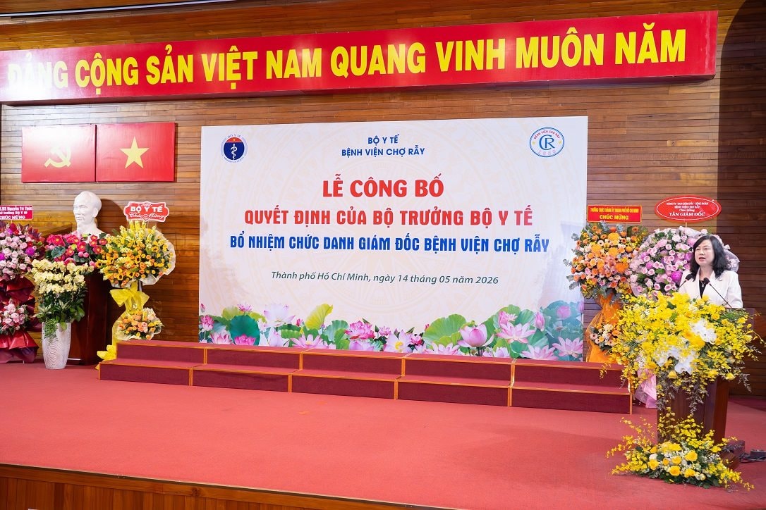 bo-truong-bo-y-te-dao-hong-lan-tai-le-cong-bo-quyet-dinh-bo-nhiem-chuc-danh-giam-doc-benh-vien-cho-ray.jpg
