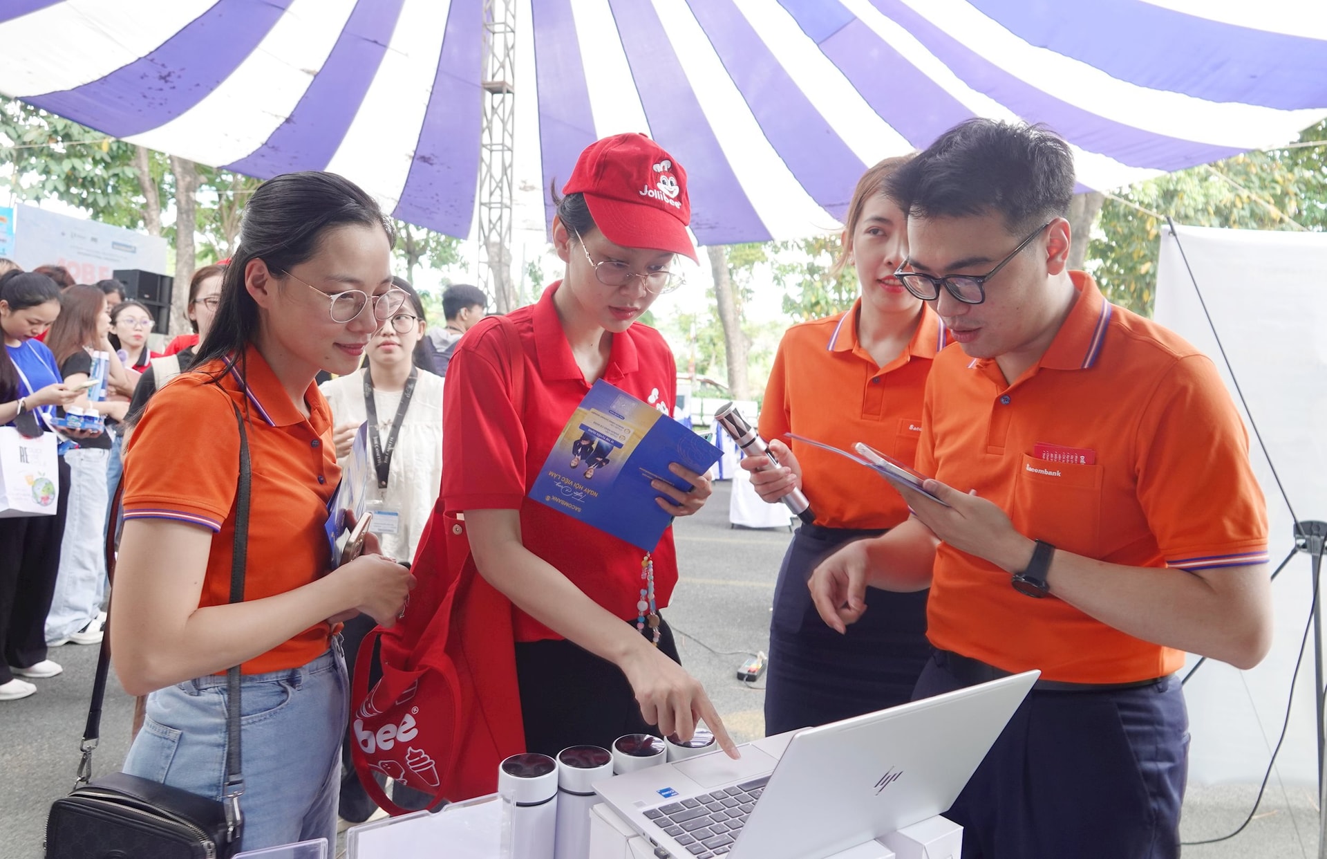 job-fair-iu-4a.jpg