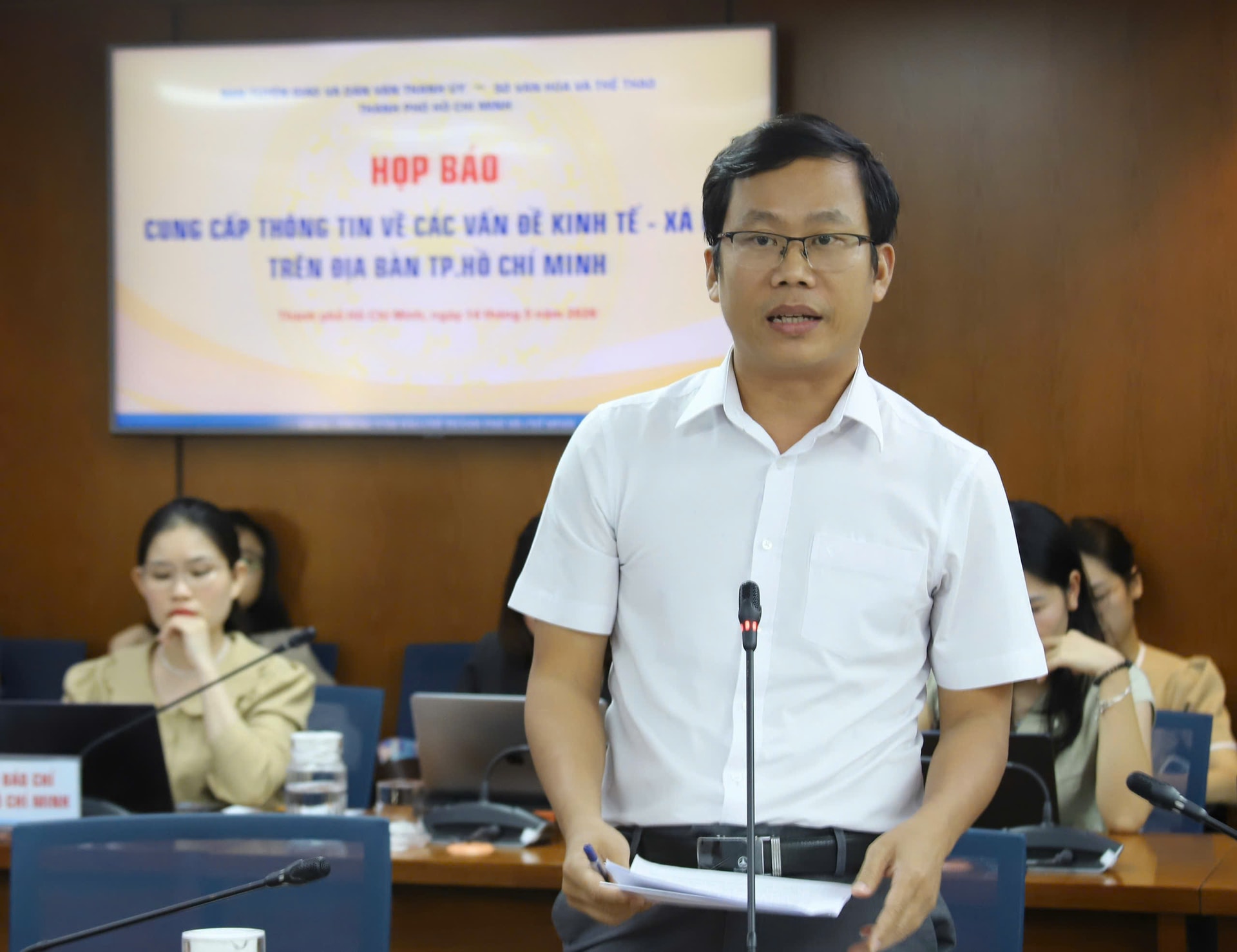 ong-le-duc-anh-pho-truong-phong-phong-quan-ly-nha-va-thi-truong-bat-dong-san-so-xay-dung-tp.hcm.jpg