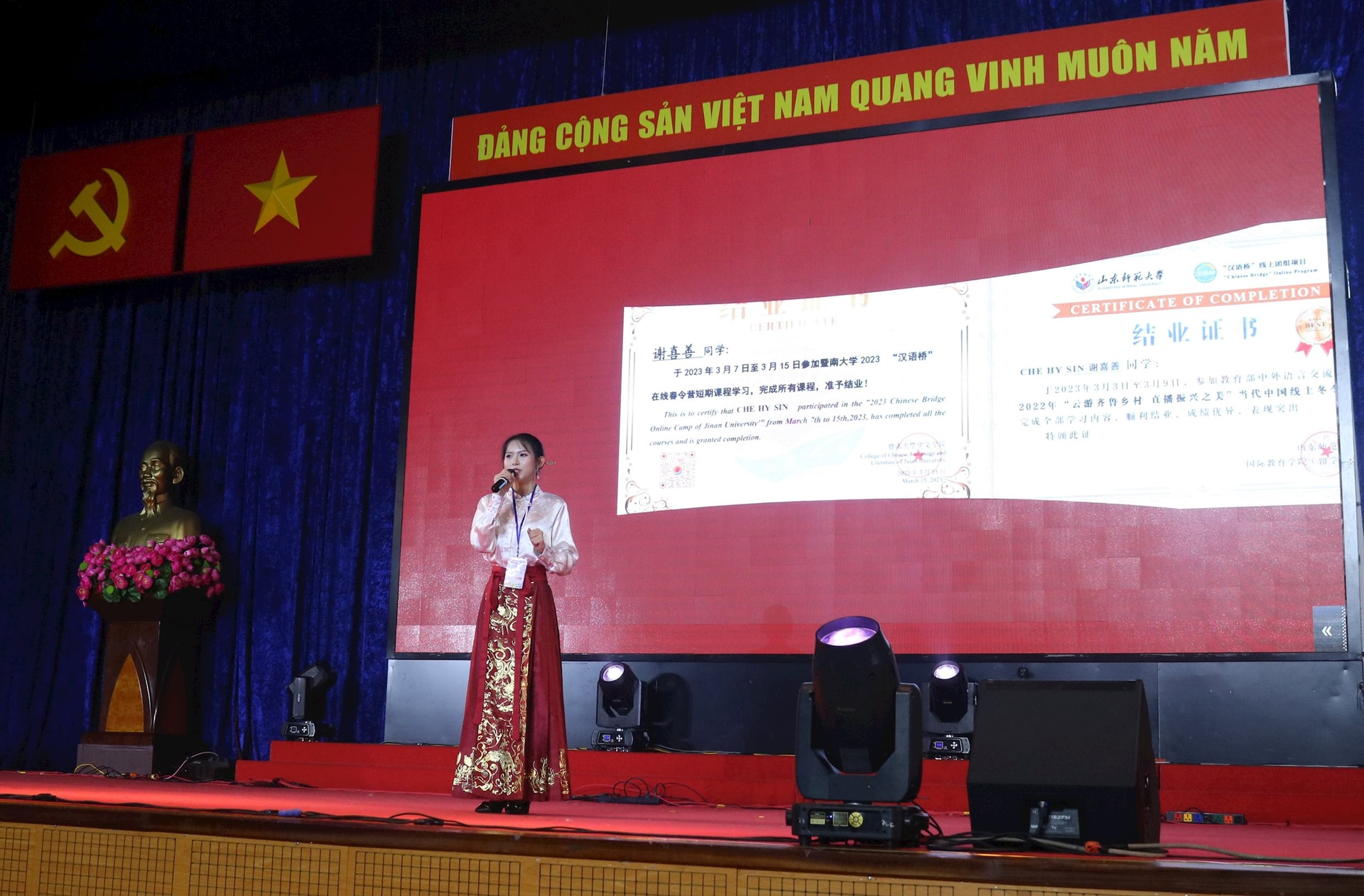 5-sinh-vien-truong-dhsp-tphcm-dat-giai.jpg