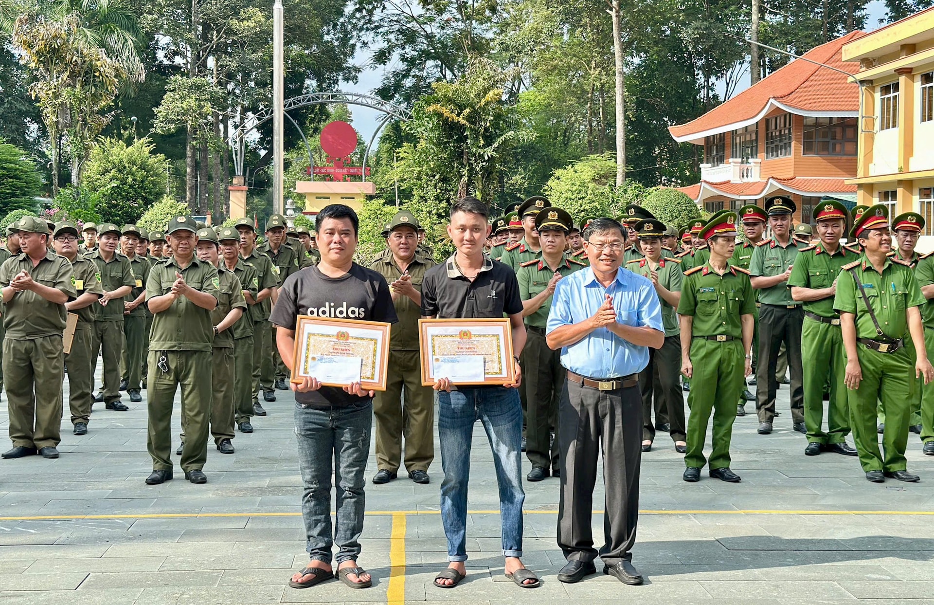 anh-9-1-.jpg