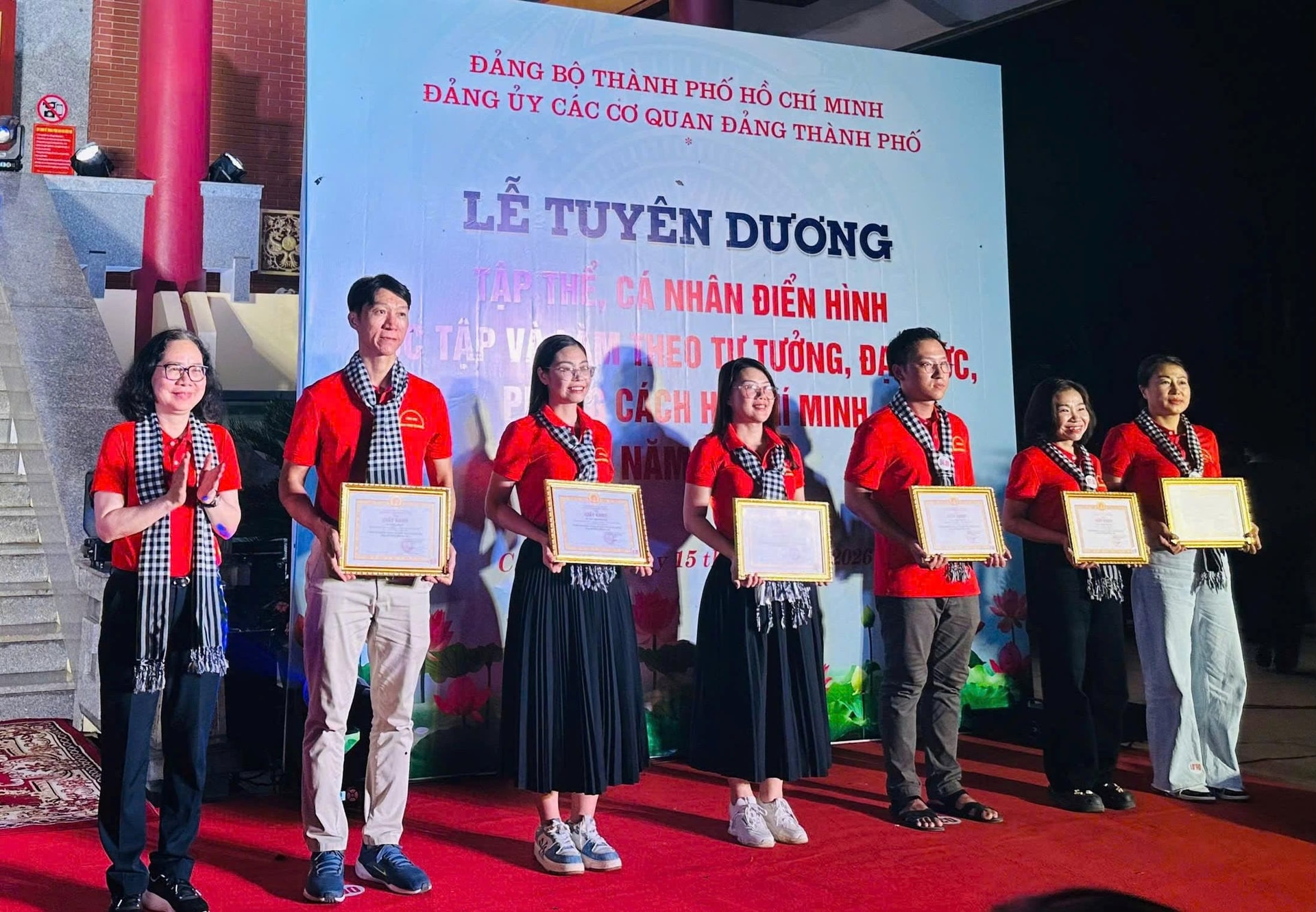 le-tuyen-duong.jpg