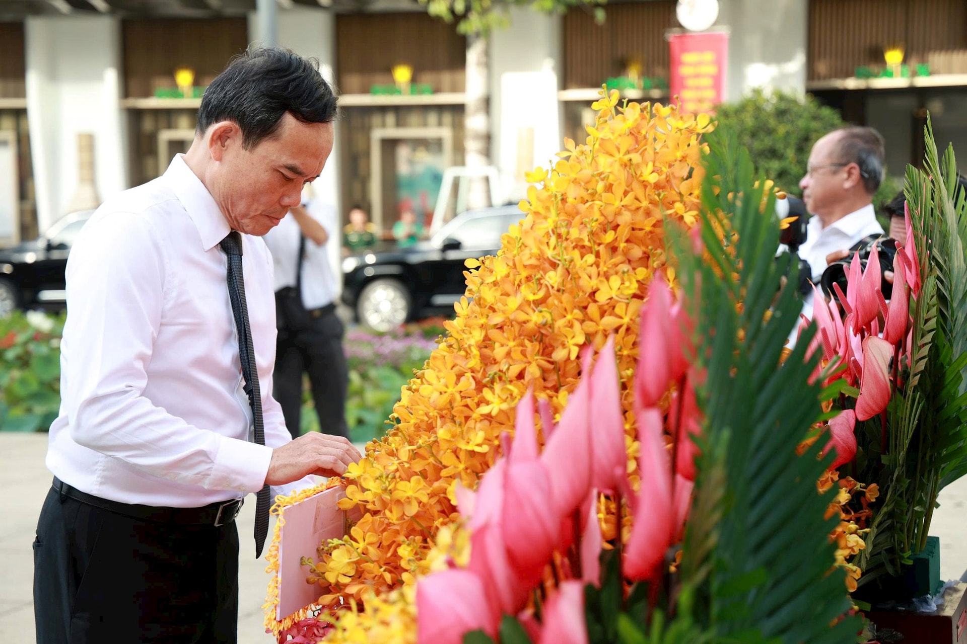 bi-thu-dang-huong.jpg