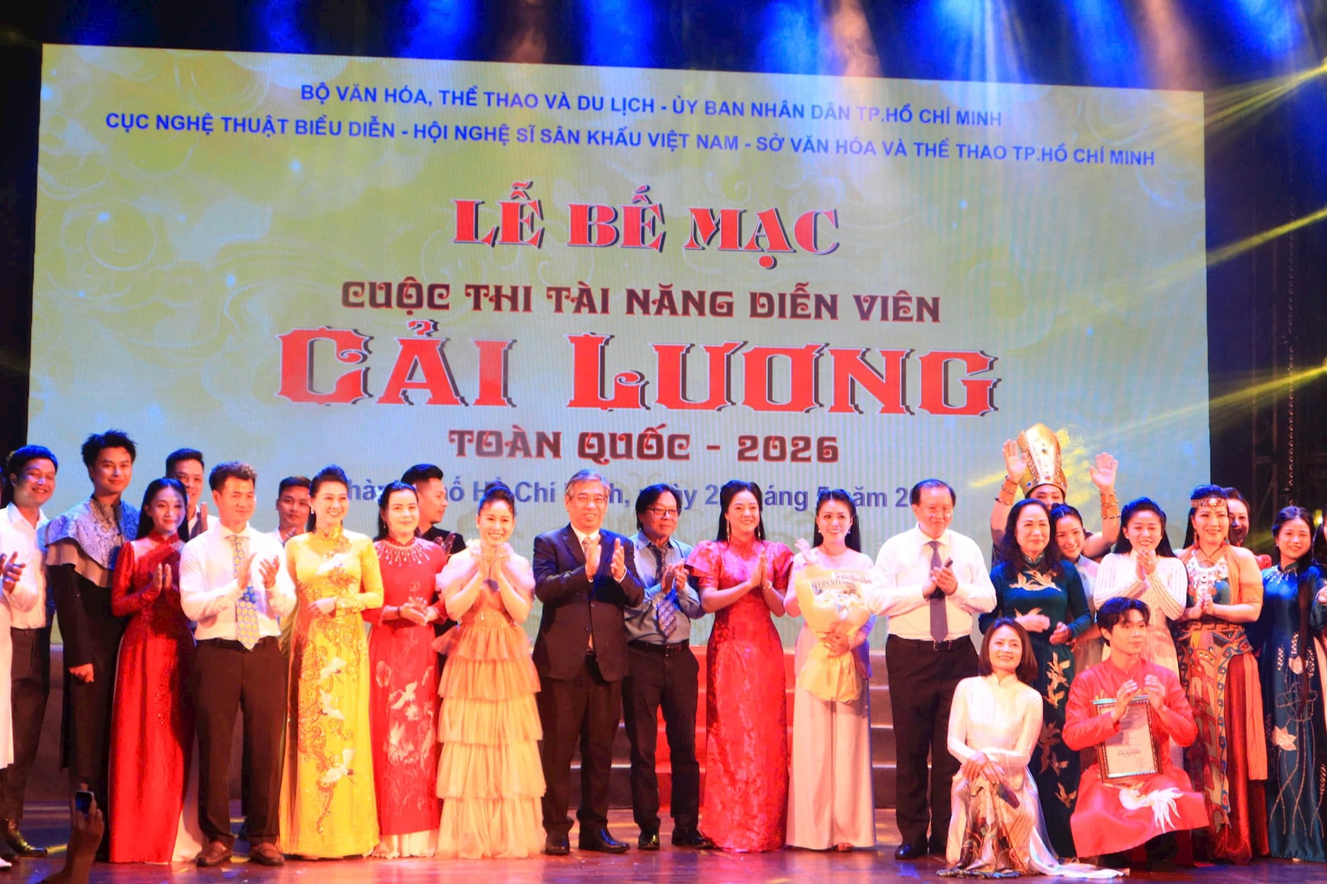 dai-bieu.jpg
